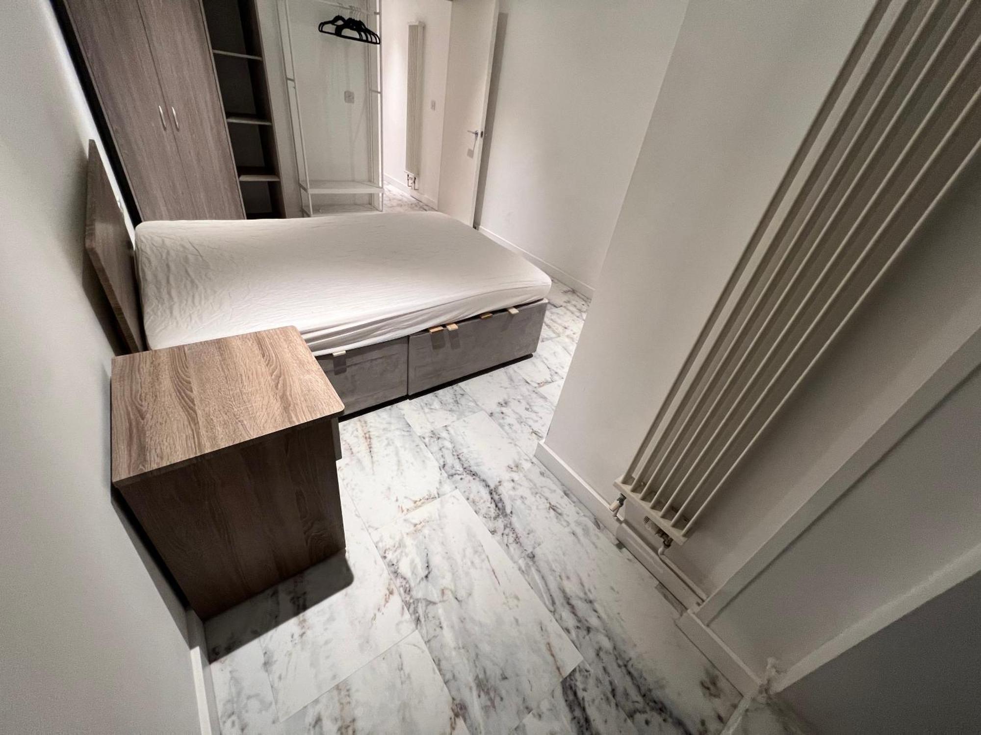 Deluxe Entire With 2x Bedrooms, 2x Bathrooms And A Big Living In The Olympic Park And Westfield At Stratford Leilighetshoteller London