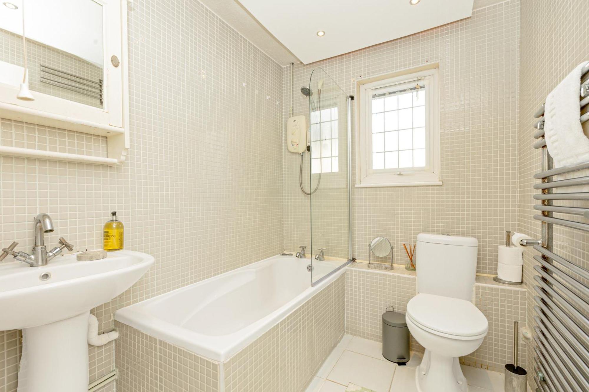 Unique 2br Duplex, Garden & Parking, 7min Woodgreen St London