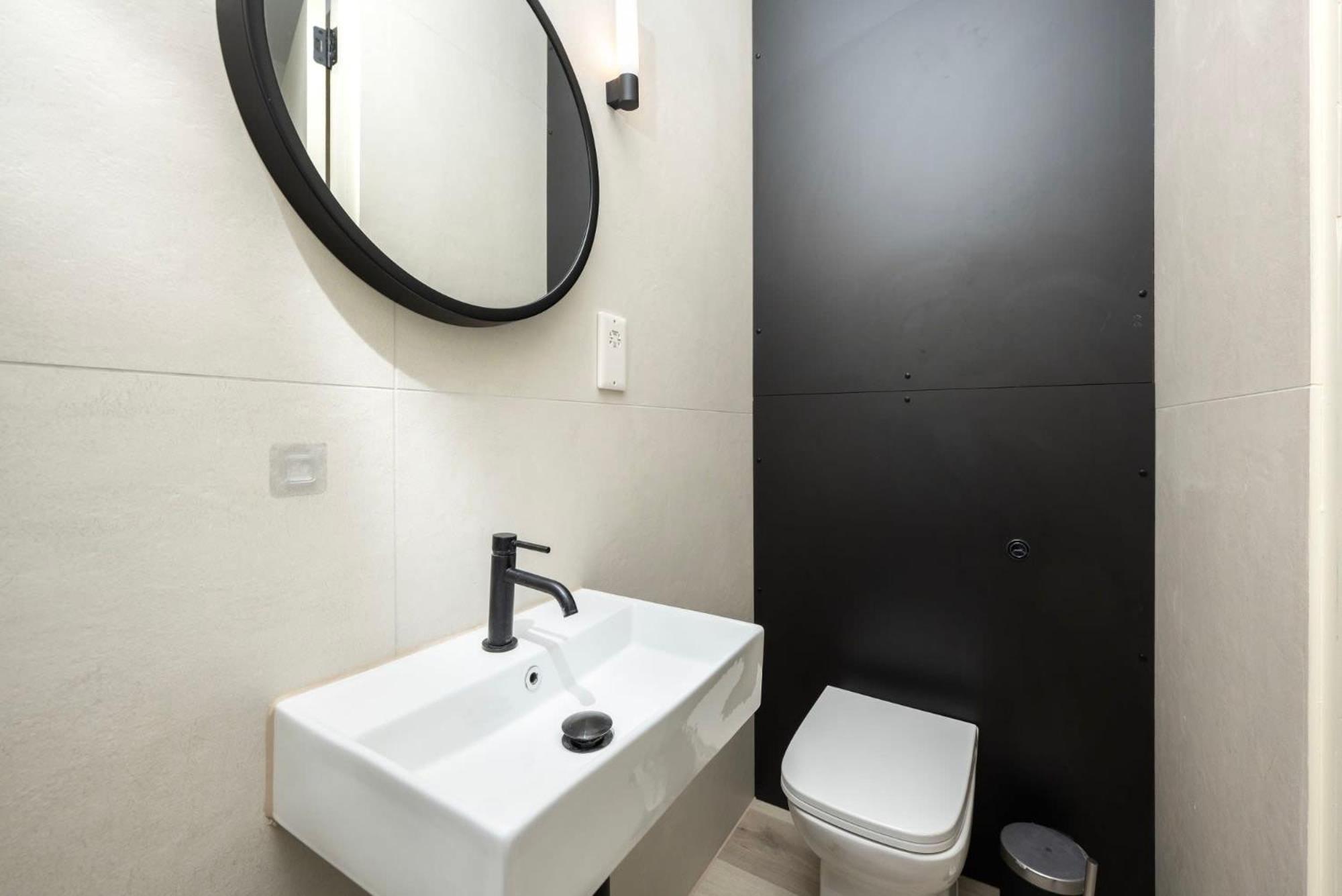 Appartement Modern Living At Antigallican In *