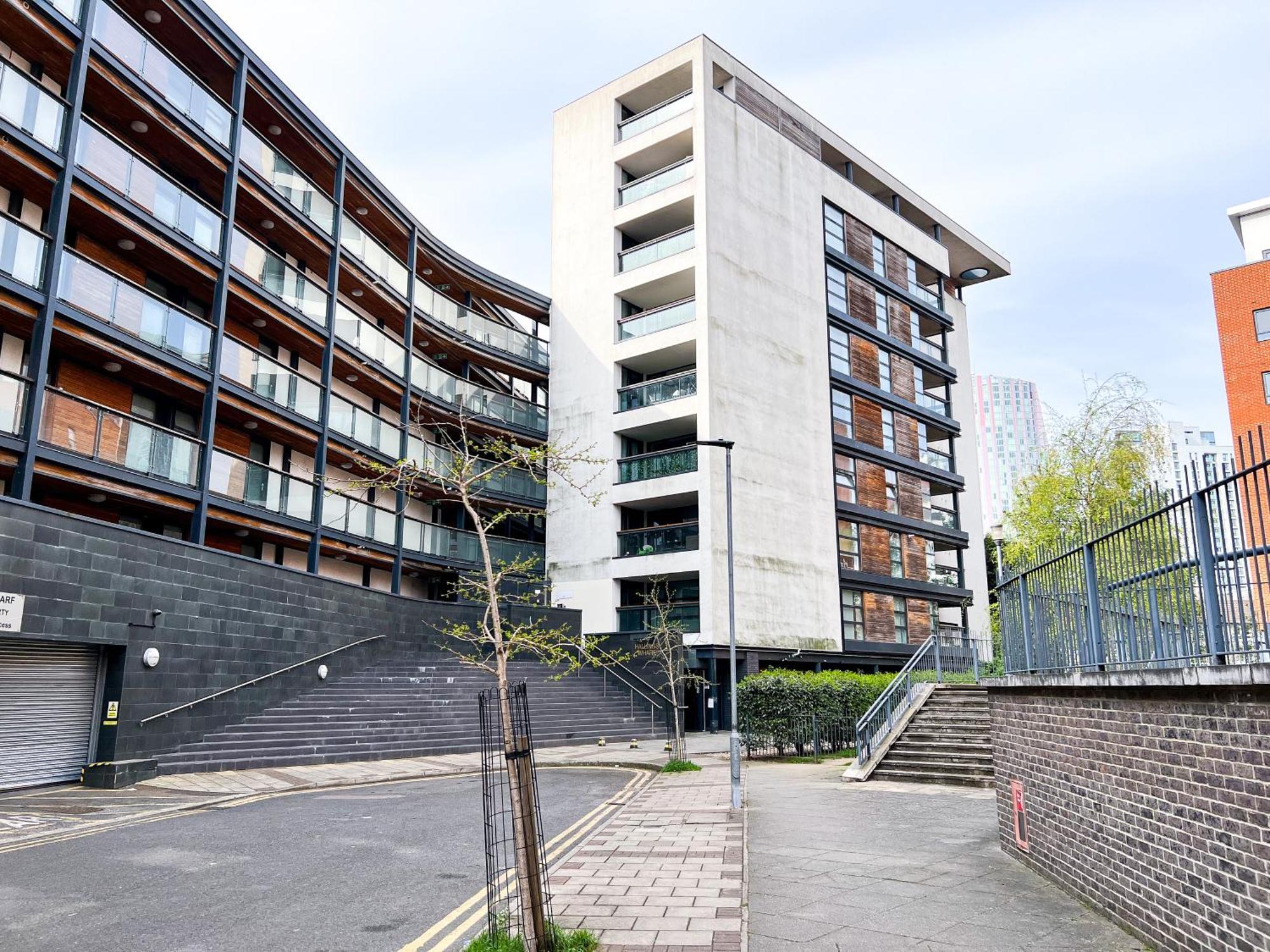 Deluxe Entire With 2x Bedrooms, 2x Bathrooms And A Big Living In The Olympic Park And Westfield At Stratford Leilighetshoteller