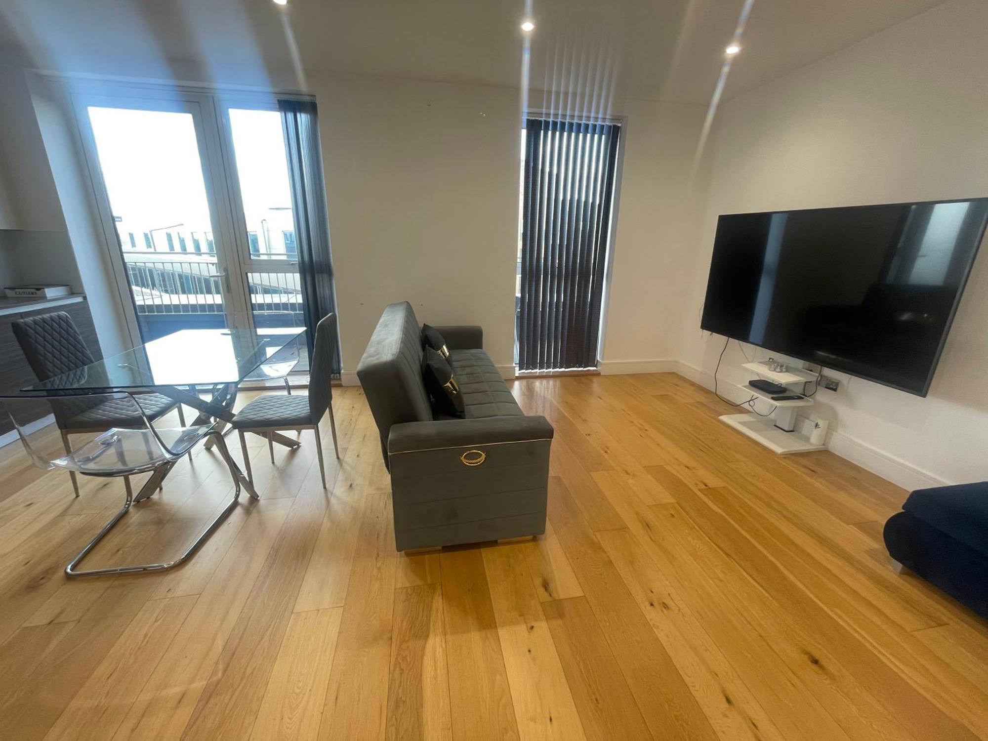 Luxury Floor Penthouse Near Heathrow Appartement *