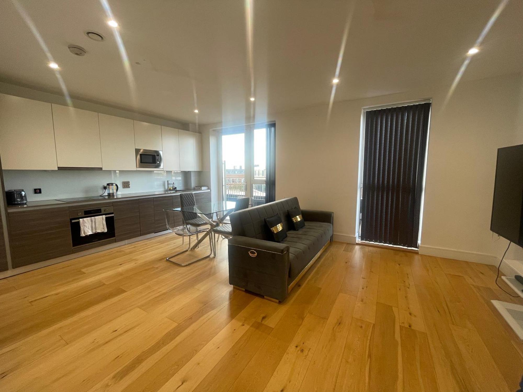 Luxury Floor Penthouse Near Heathrow Appartement *