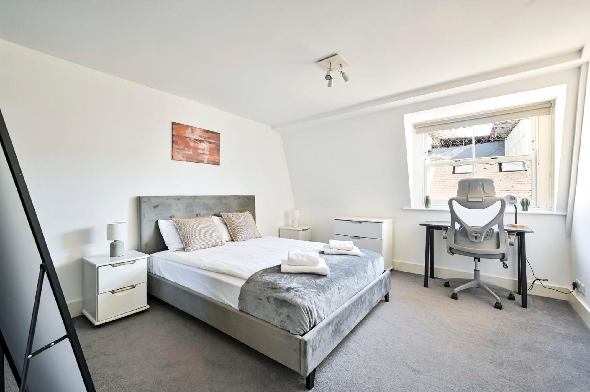 Farringdon Comfortable 3 Bed * London