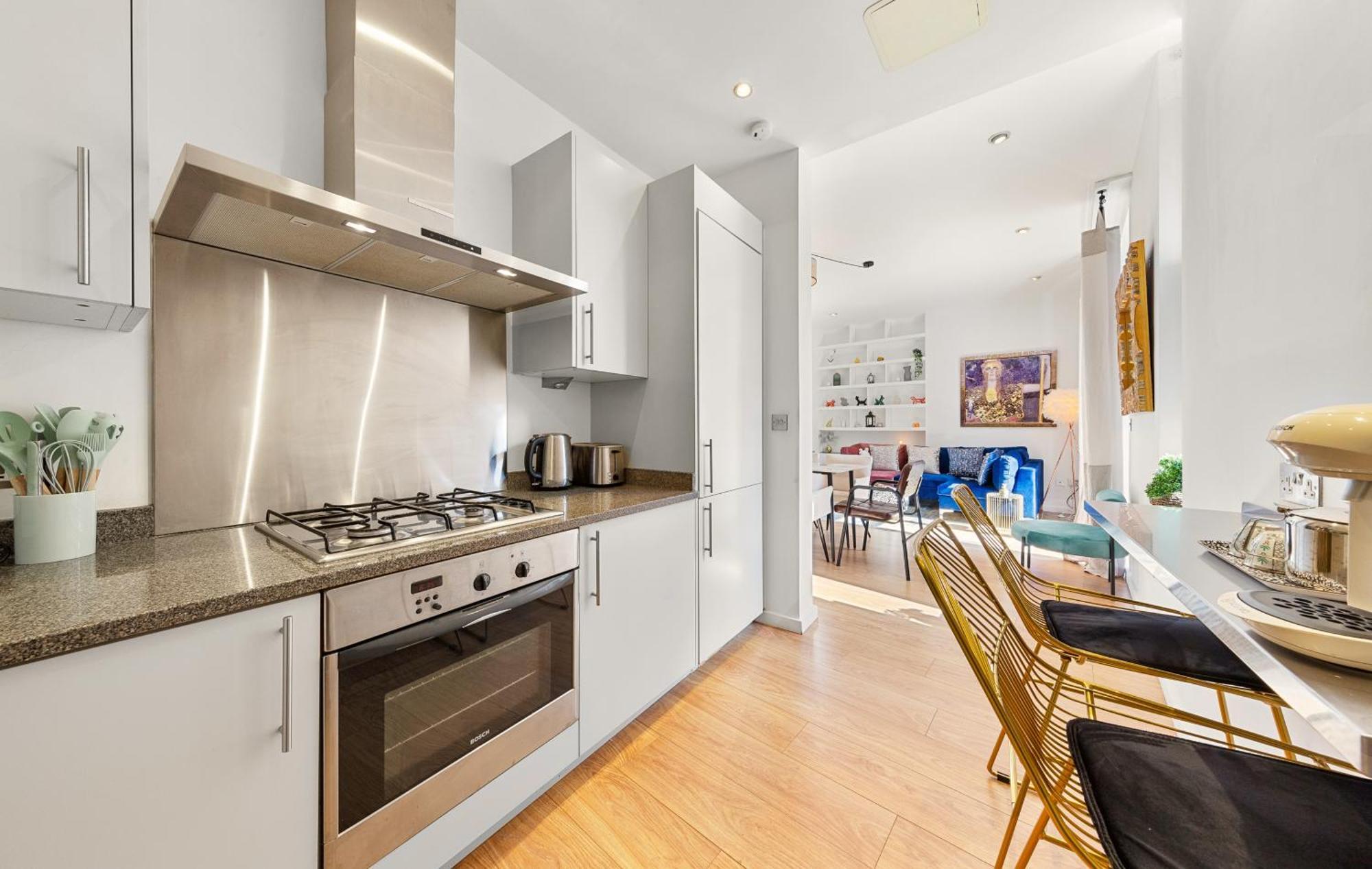 Designer Victorian Flat With Huge Terrace