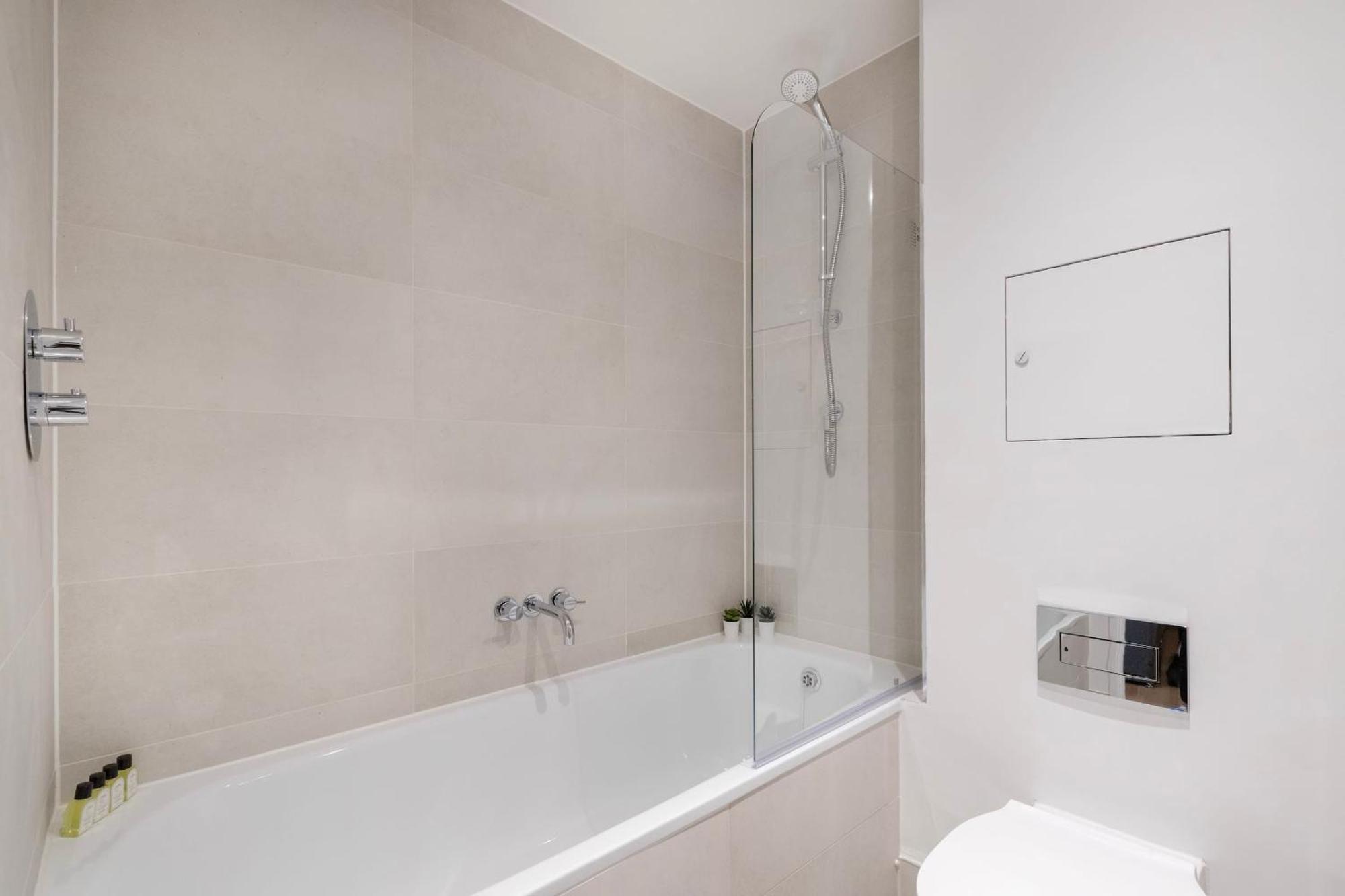 Bnbnova - Fitzrovia & Soho - 2br With Balcony * London