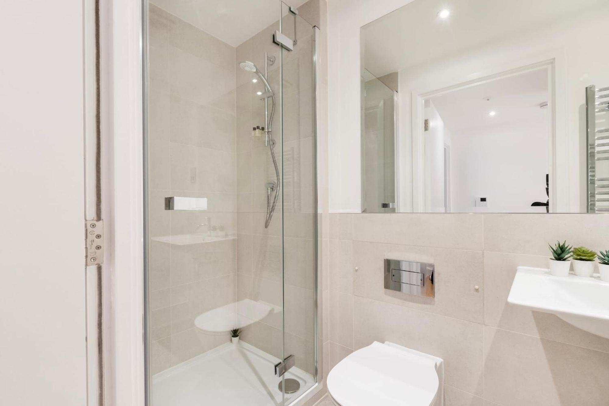 Apartment Bnbnova - Fitzrovia & Soho - 2br With Balcony London