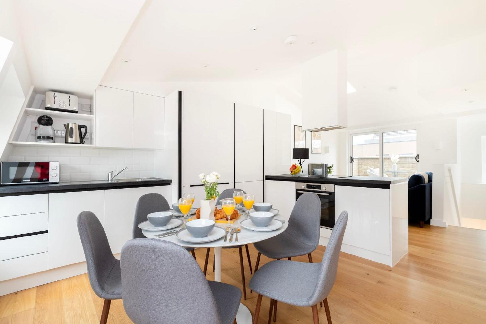 Bnbnova - Fitzrovia & Soho - 2br With Balcony * London