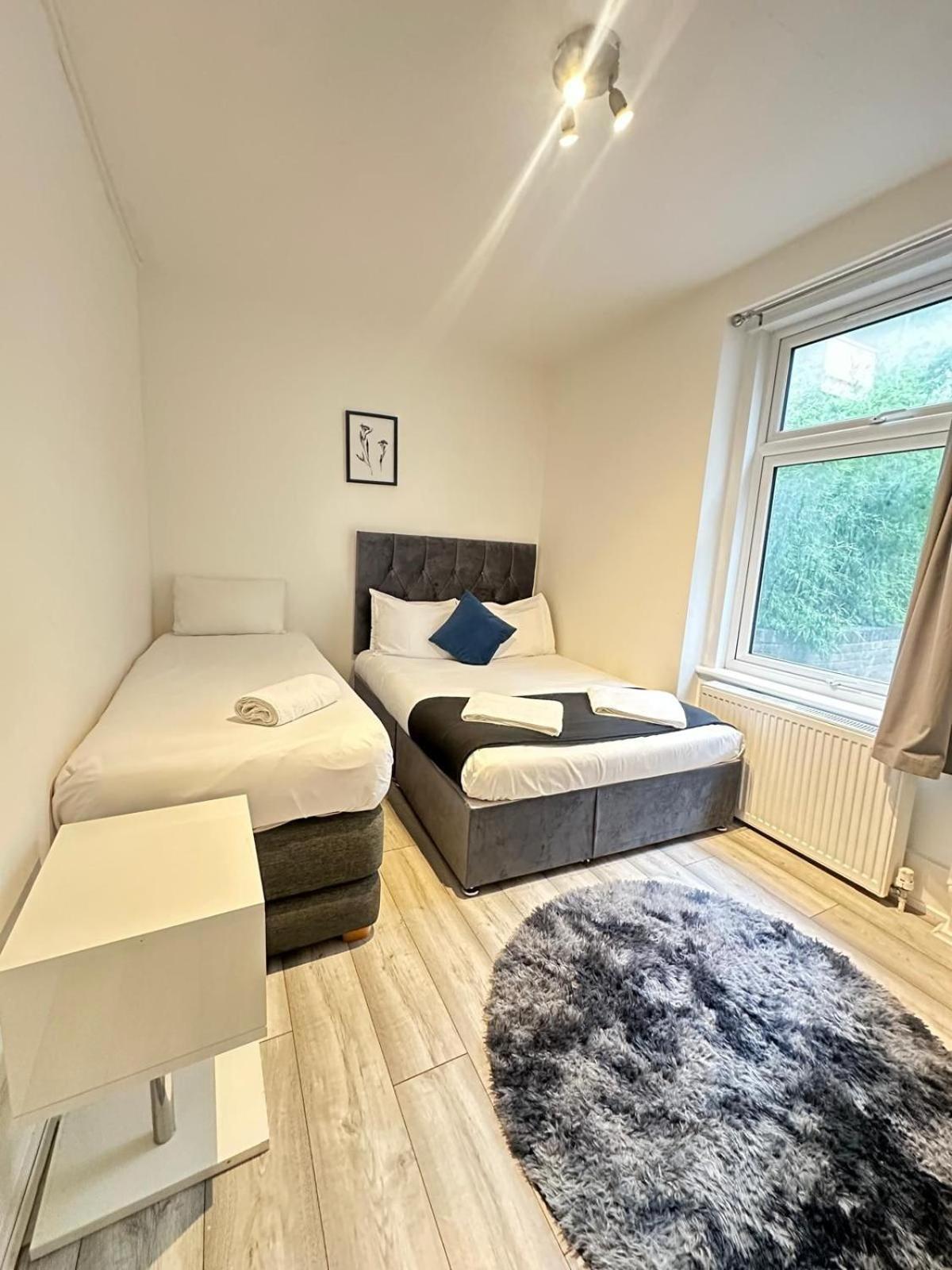 Ground Floor One Bedroom Flat Miles Apartamento Londres