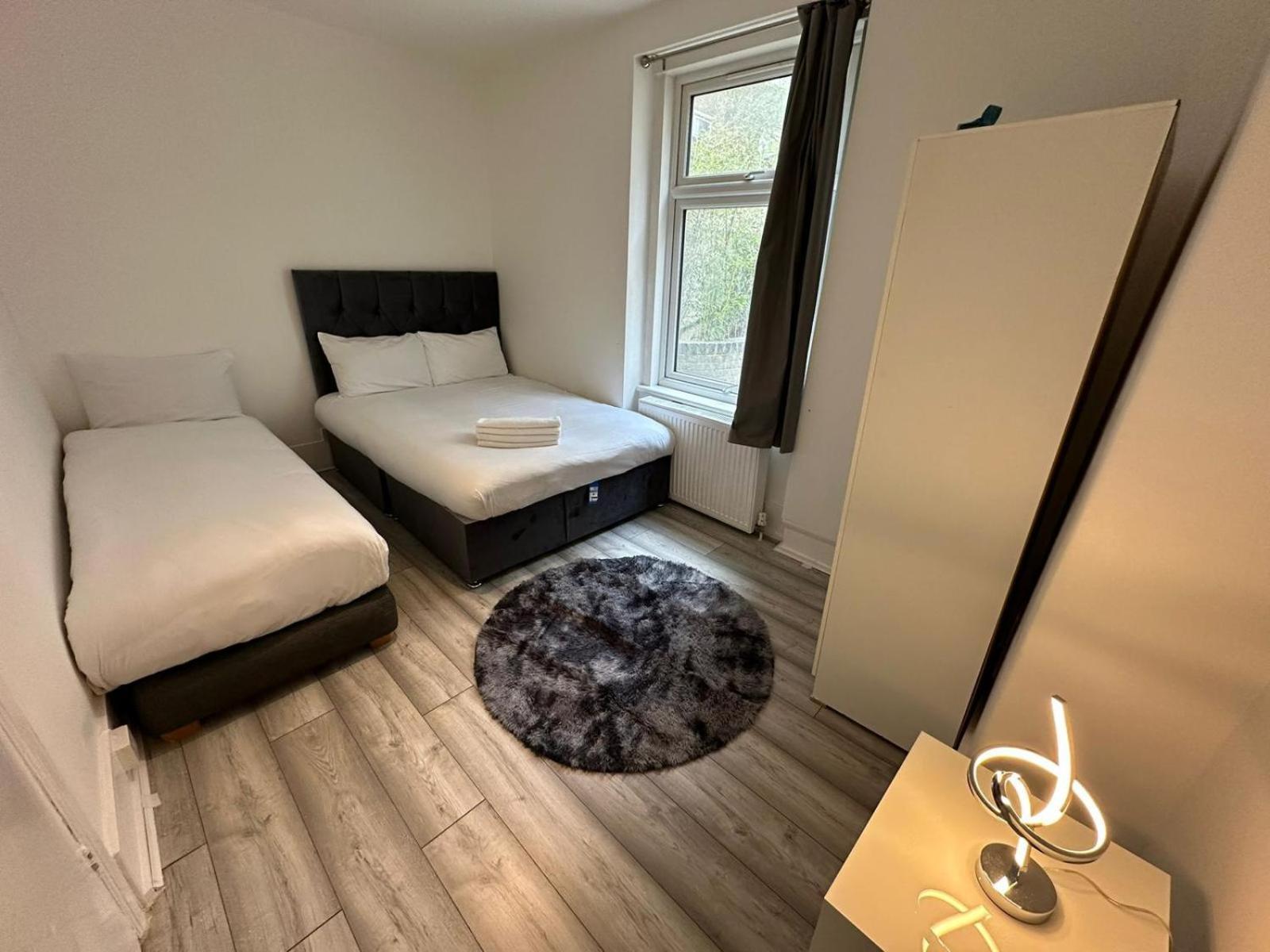 Ground Floor One Bedroom Flat Miles Londres