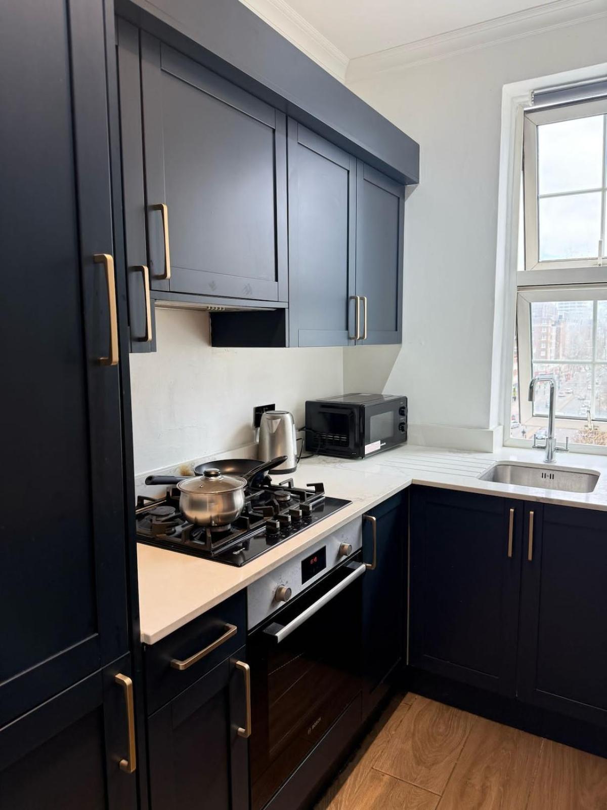 F54 Modern 3-bed Flat Near Paddington Station Apartment London