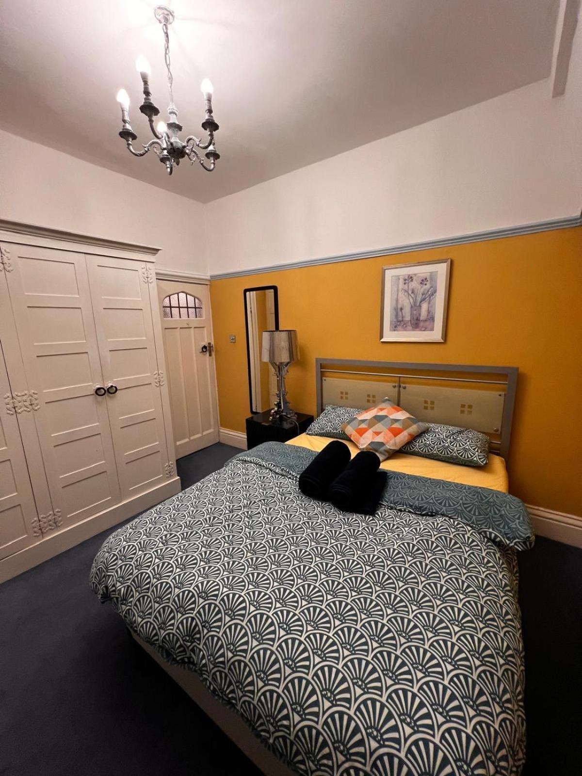 Perfect Location Double In Former Monastery! Privatunterkunft London
