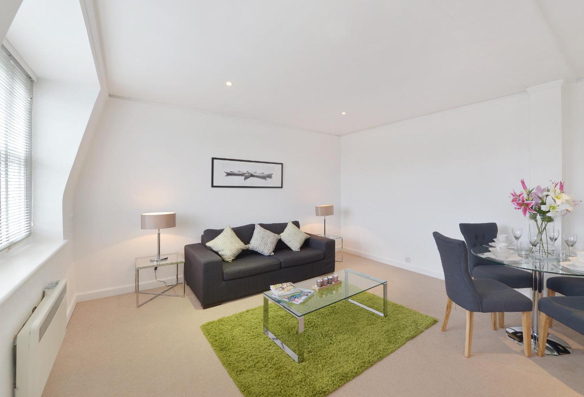 Hill Street Mayfair Apartment *