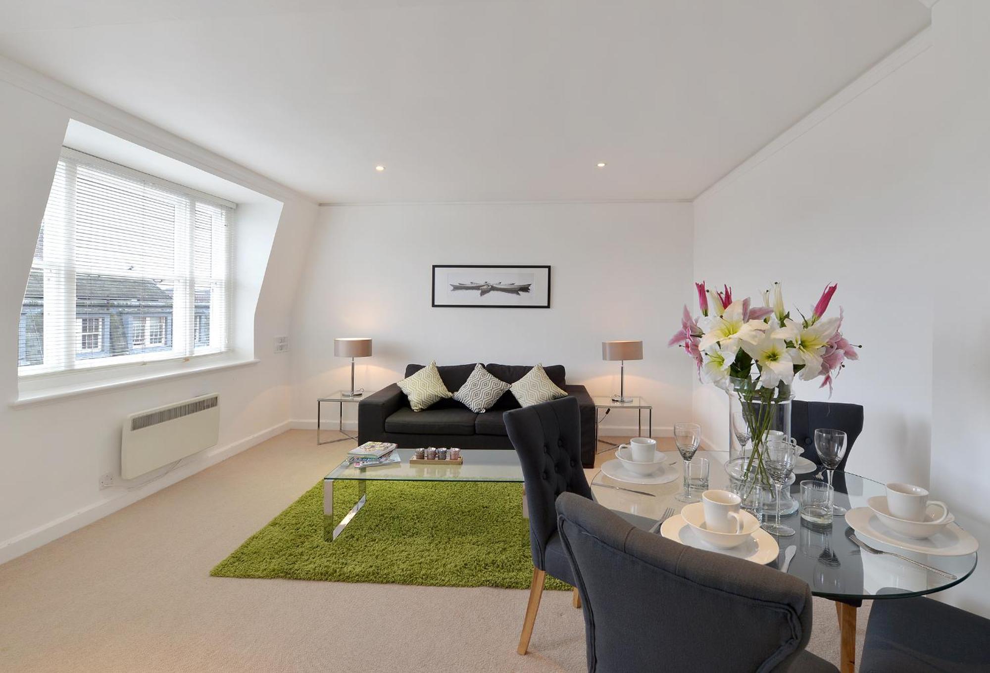 Apartment Hill Street Mayfair London