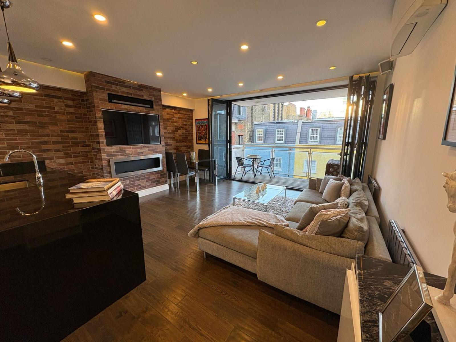 Estatesmen Selfridges Oxford Street Apartment
