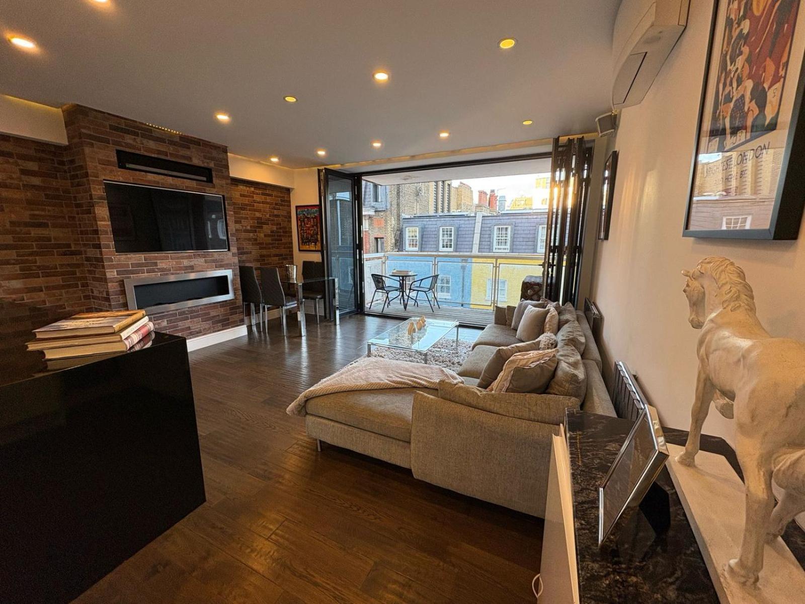 Apartment Estatesmen Selfridges Oxford Street London