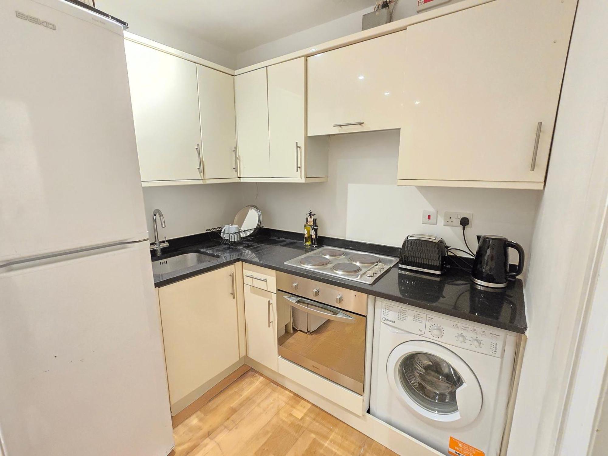Appartement Stylish Flat 10 Mins From Train, Near Emirates & Camden