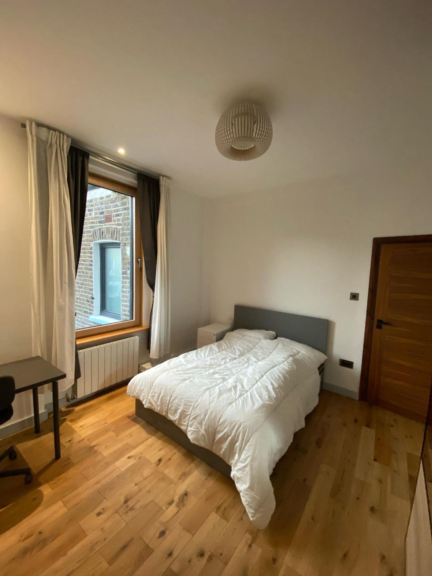 Apartment Lovely Spacious 2 Bed London