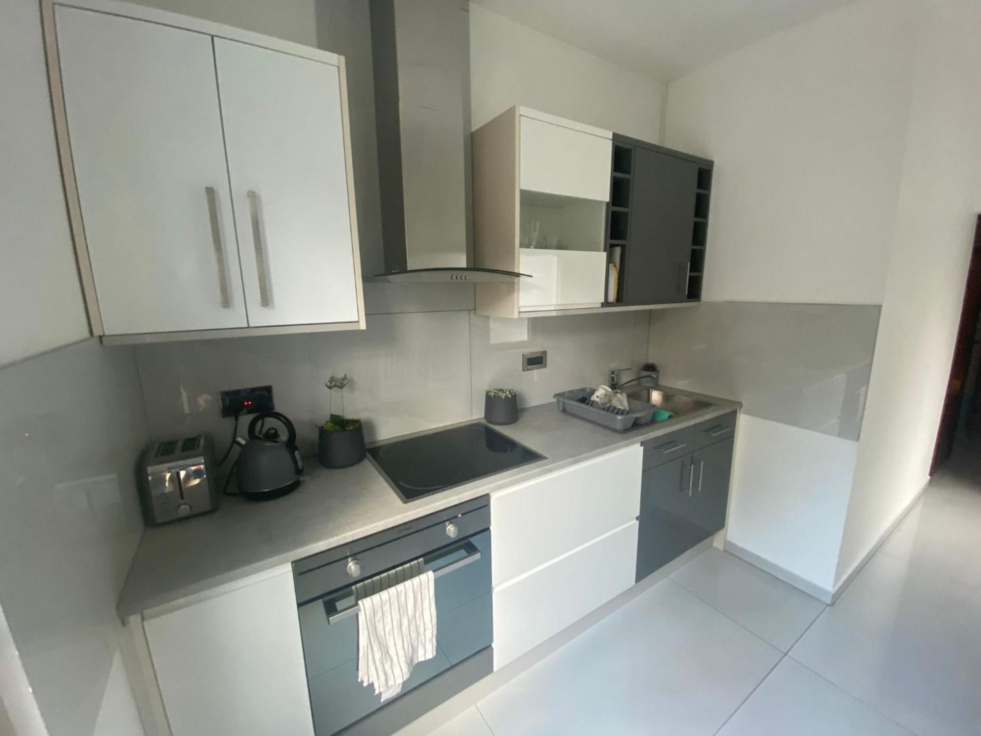 Lovely Spacious 2 Bed London