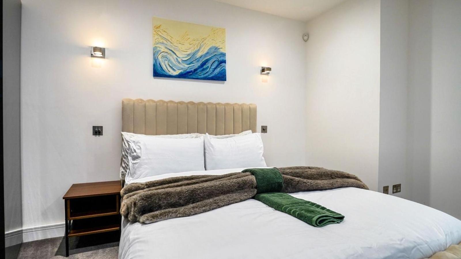 Hyde Park & Oxford Street Elegant House 2br 2ba London