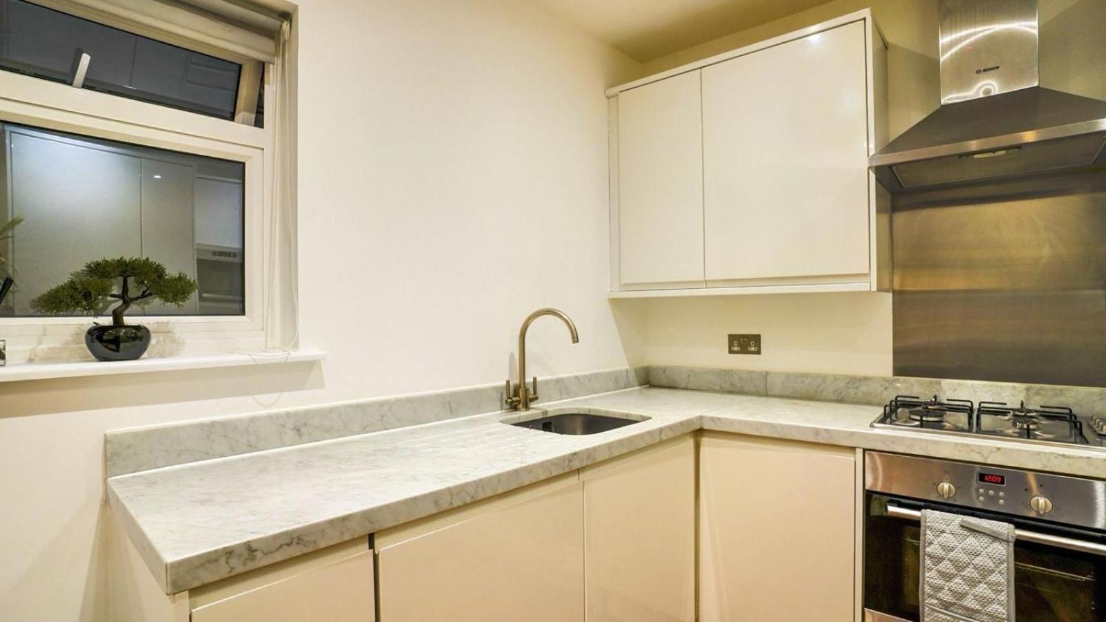 Hyde Park & Oxford Street Elegant House 2br 2ba