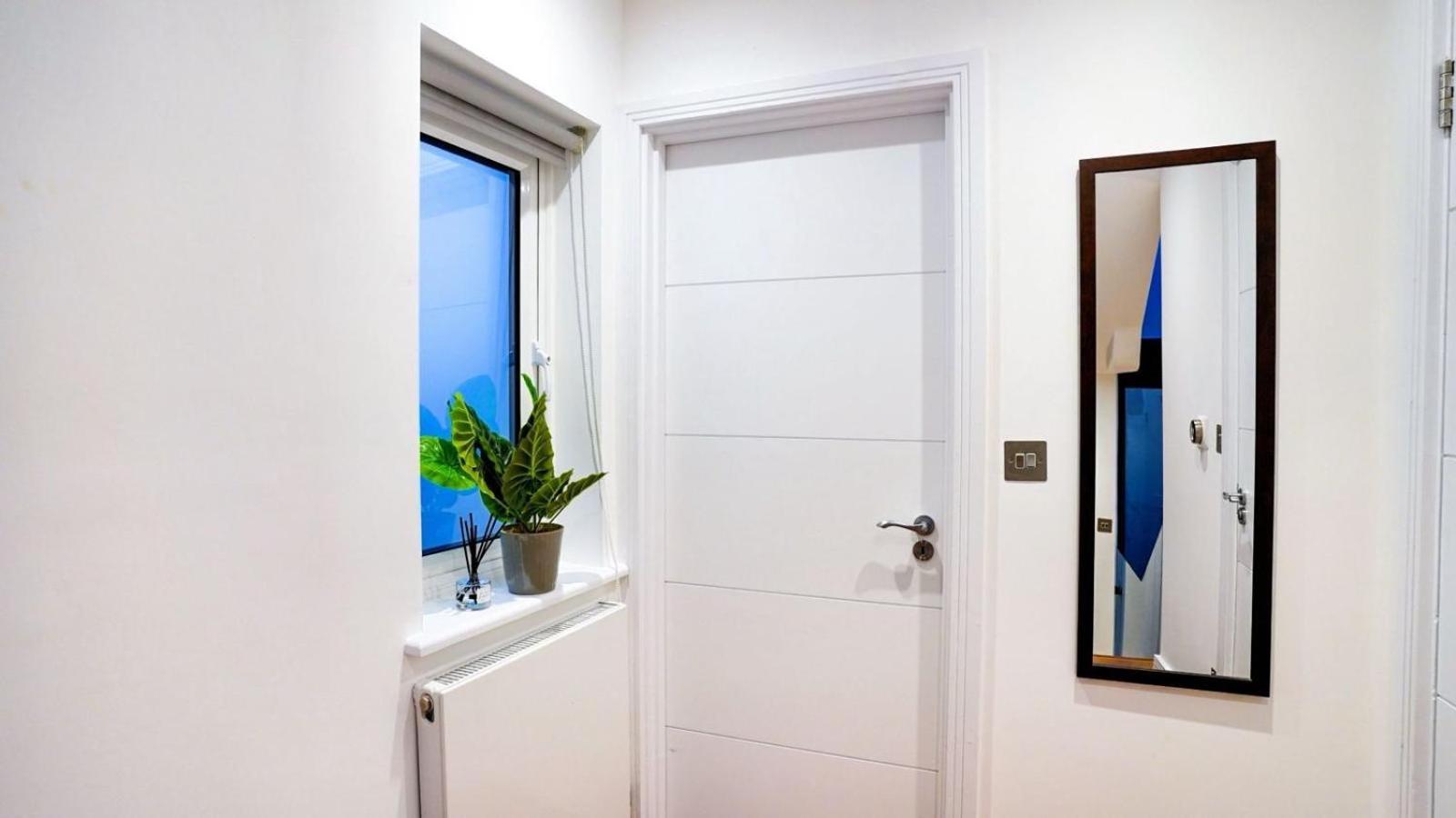 Hyde Park & Oxford Street Elegant House 2br 2ba Apartment London