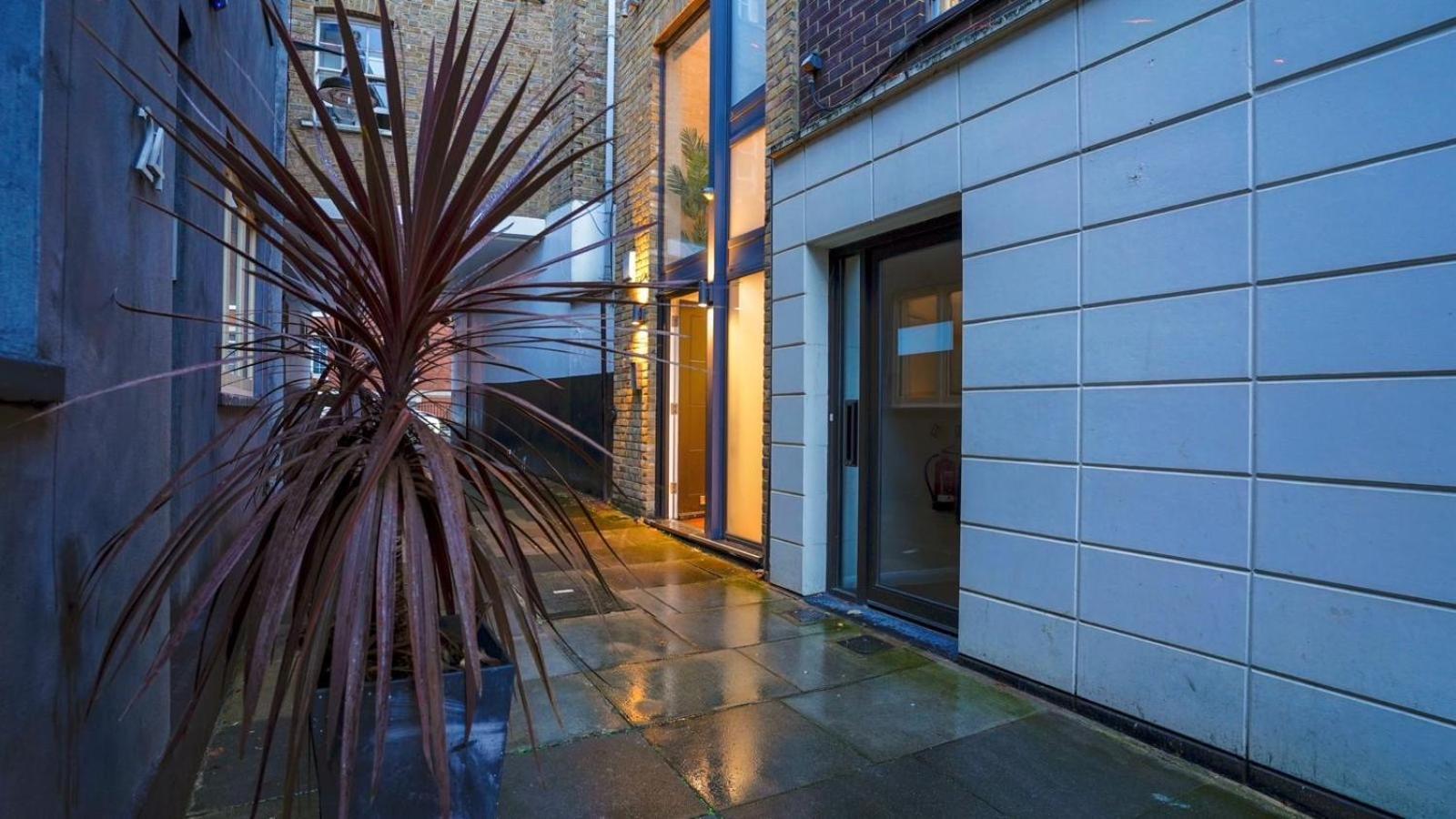 Hyde Park & Oxford Street Elegant House 2br 2ba London