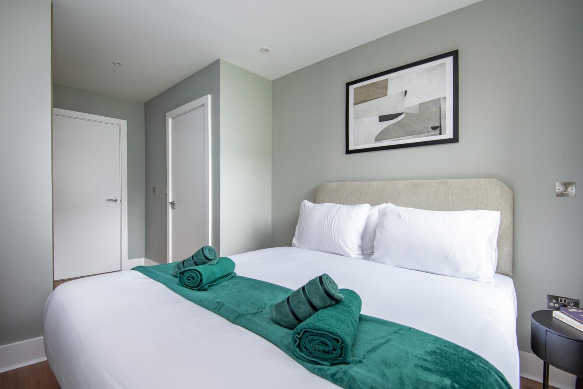 Montana - Modern Comfort & Prime Location * London