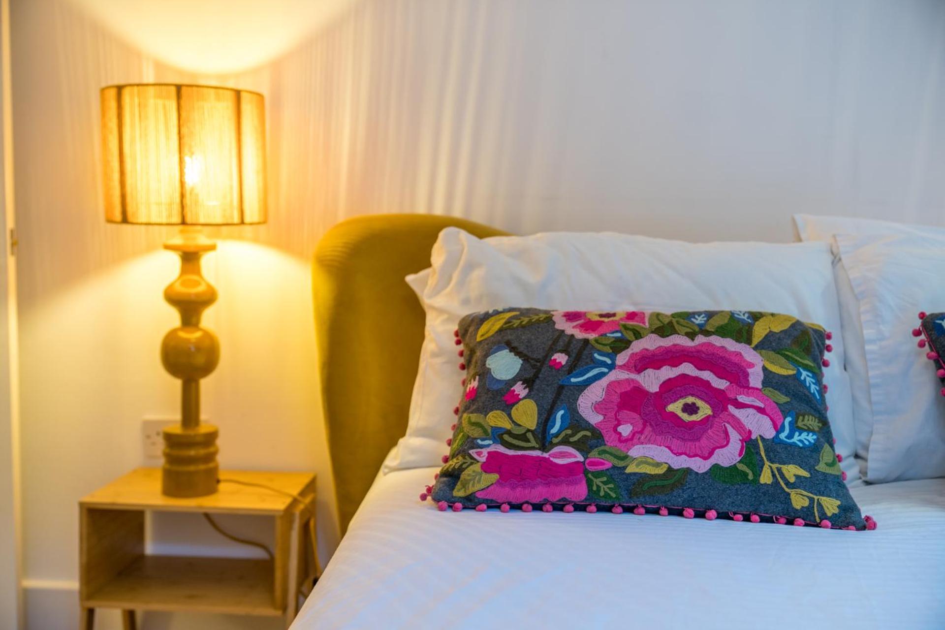 Niru Experience Stylish Garden Getaway *