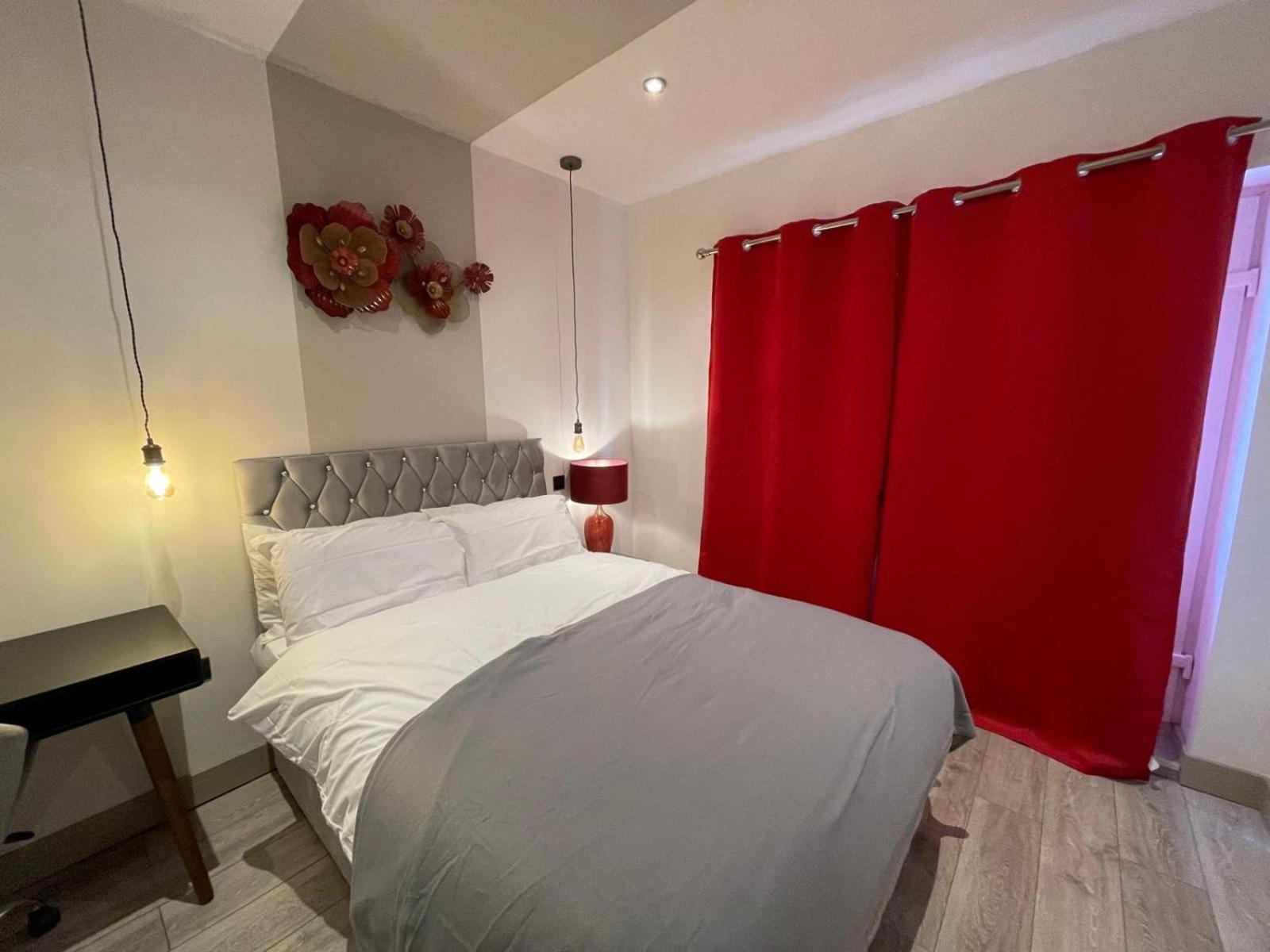 Guest house Letzi Private En-suite Near Wembley London