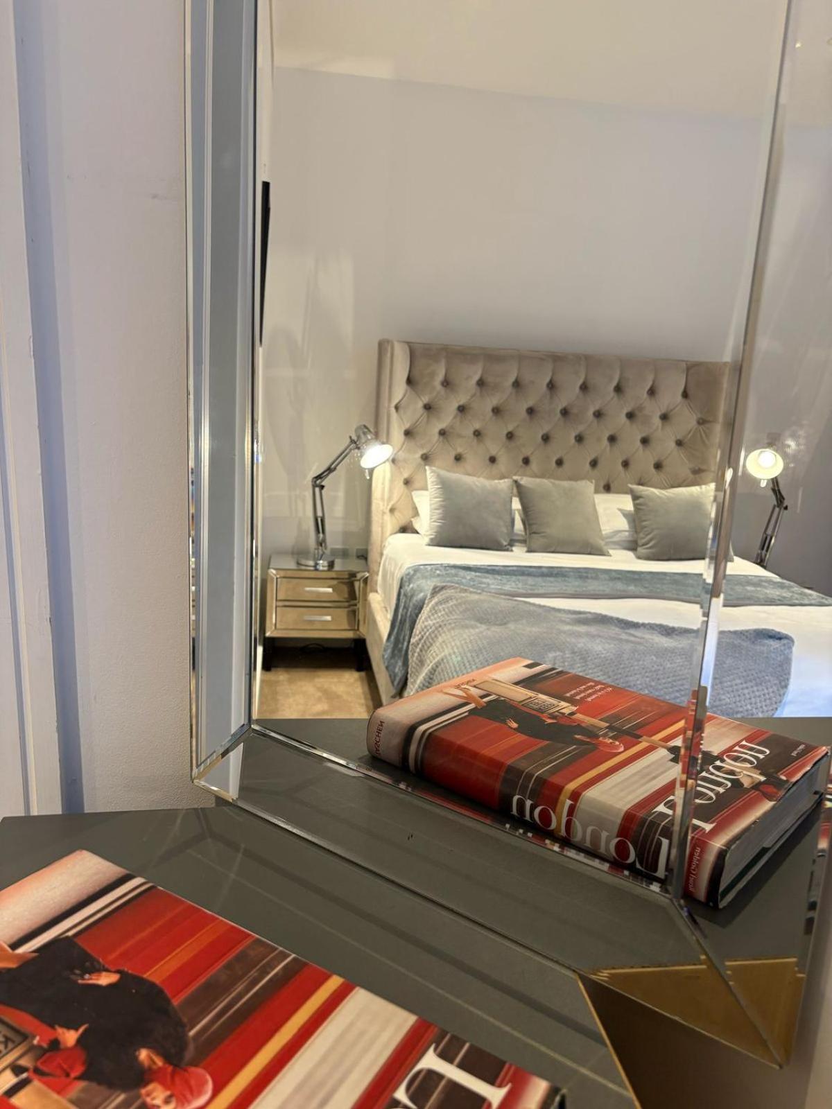 Estatesmen Selfridges Oxford Street Apartment