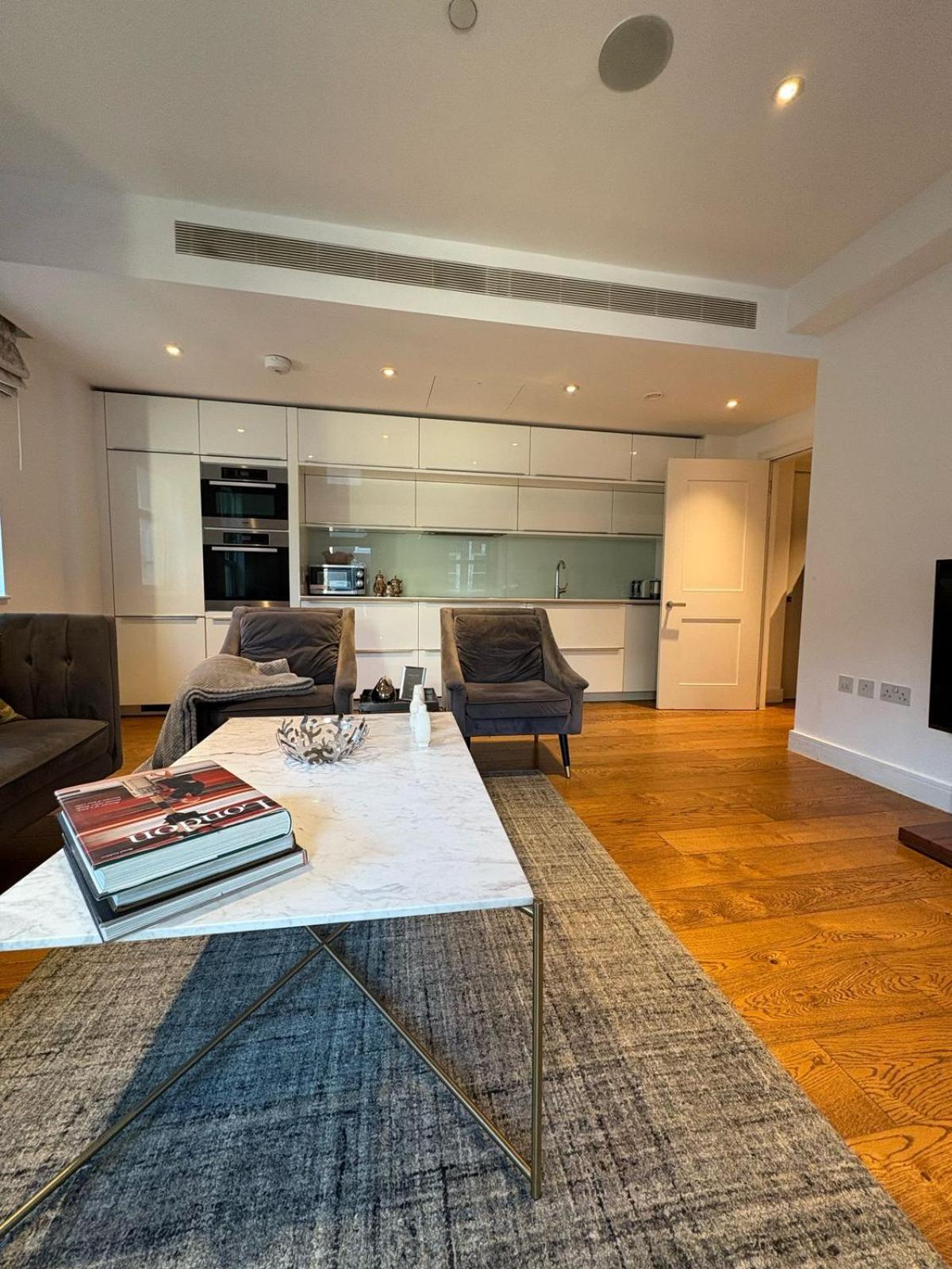 Estatesmen Selfridges Oxford Street Apartment *