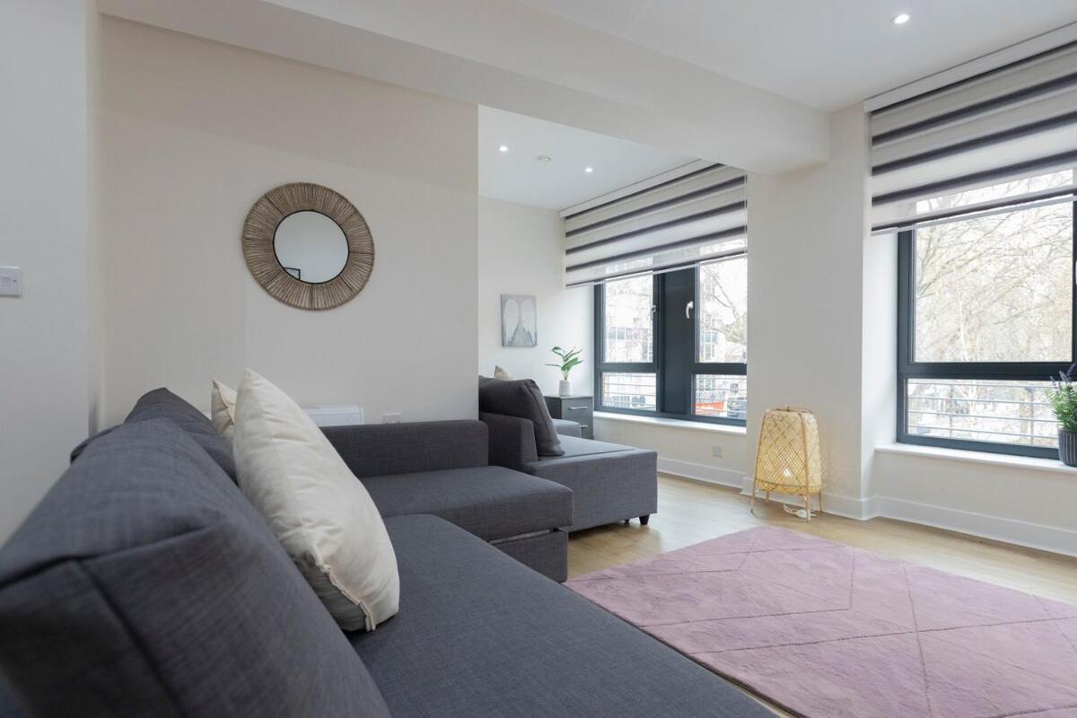 In Aldgate East 3 * London