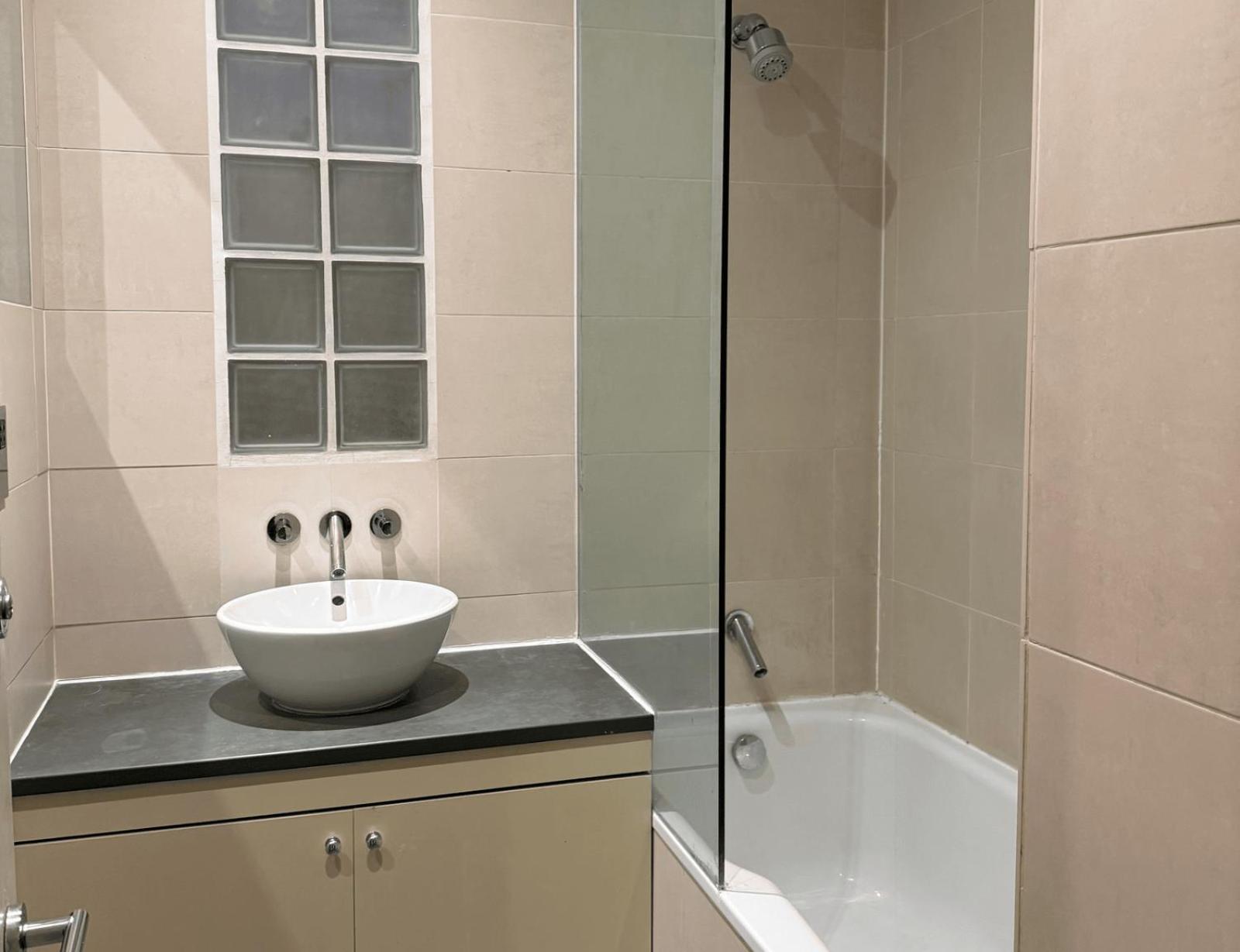 Spacious 3br In Heart Of Wimbledon Apartment London