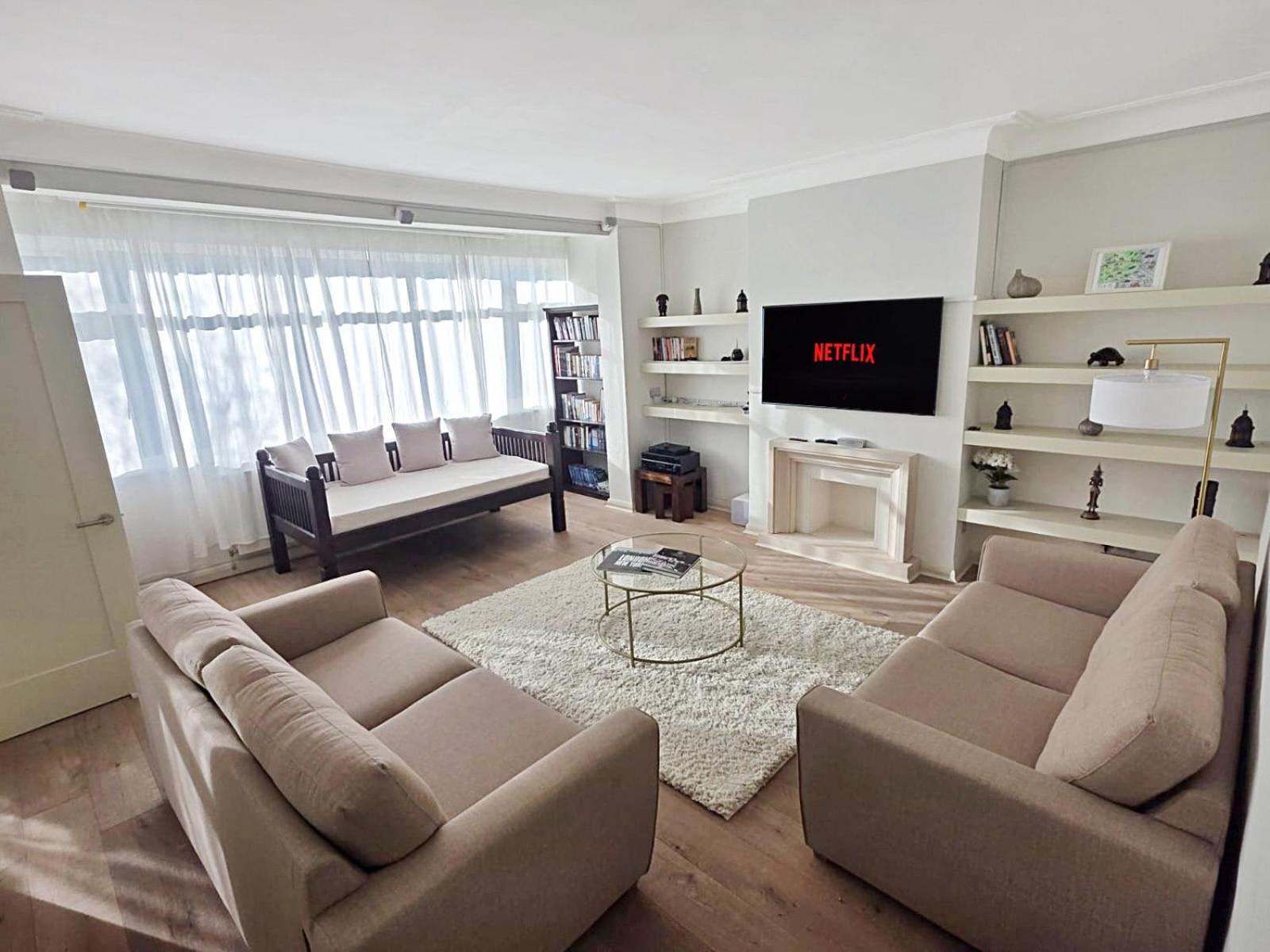Spacious 3br In Heart Of Wimbledon Apartment *