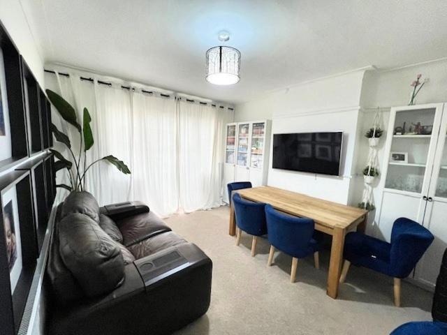 Christian Fields Holiday home London