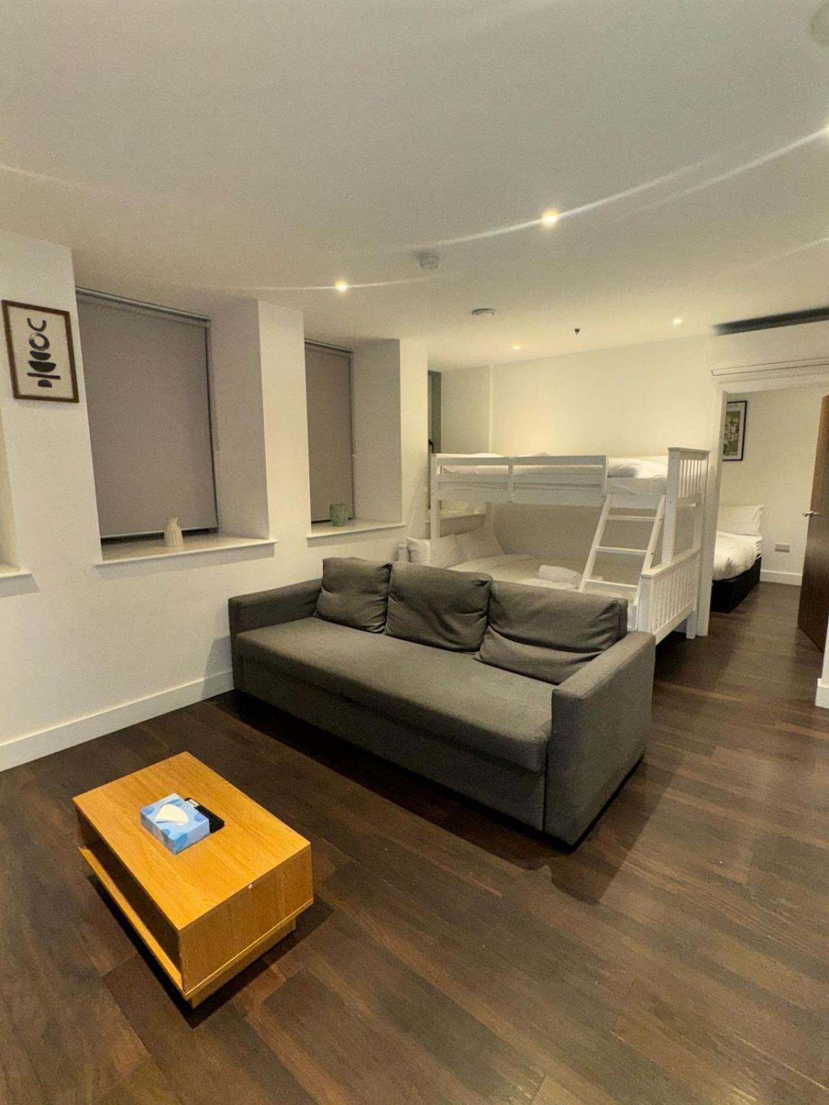 Sleep 9 20 Mins From Waterloo Bp172 * London