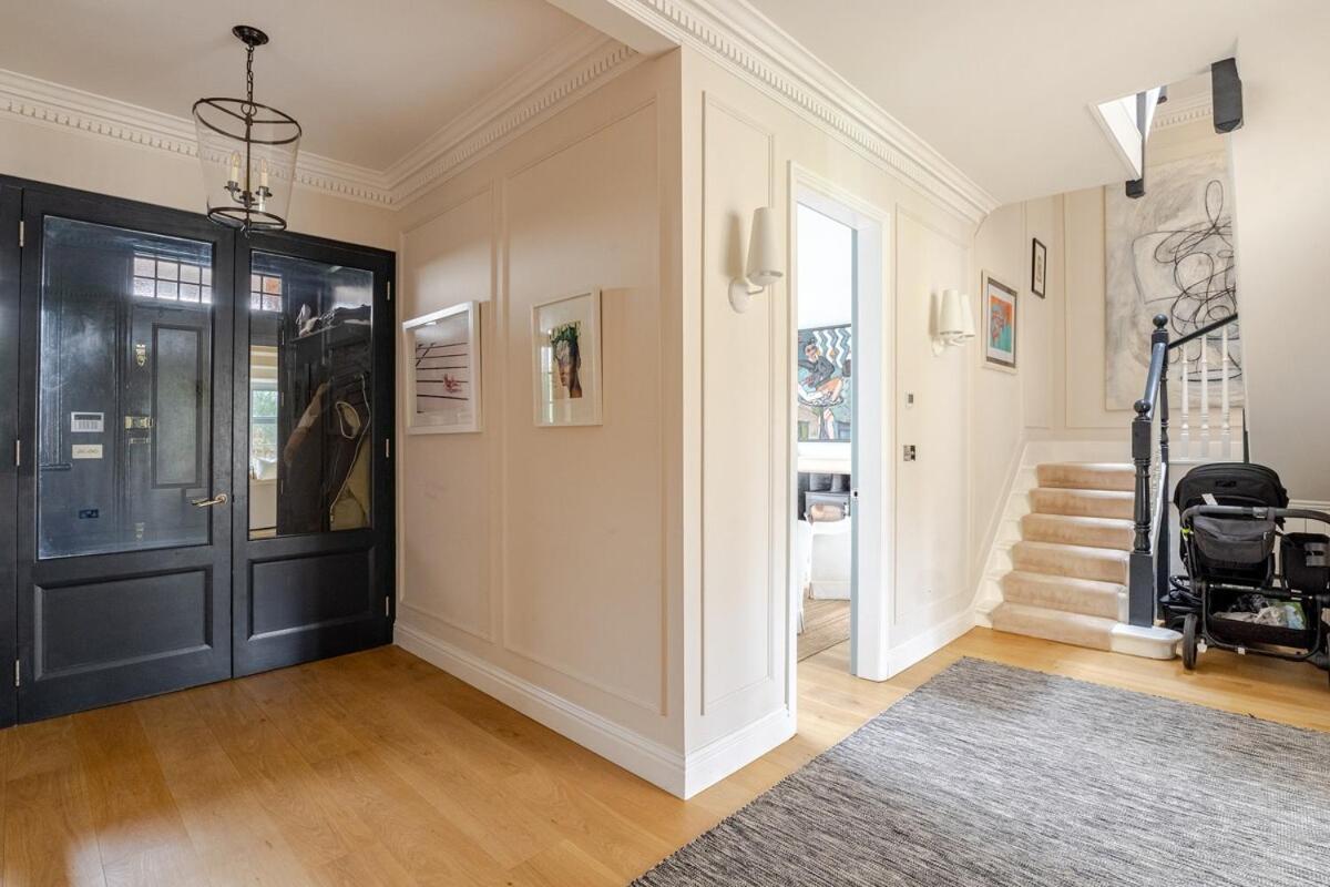 Luxury Open Plan 5 Bed House With Garden & Parking Londen
