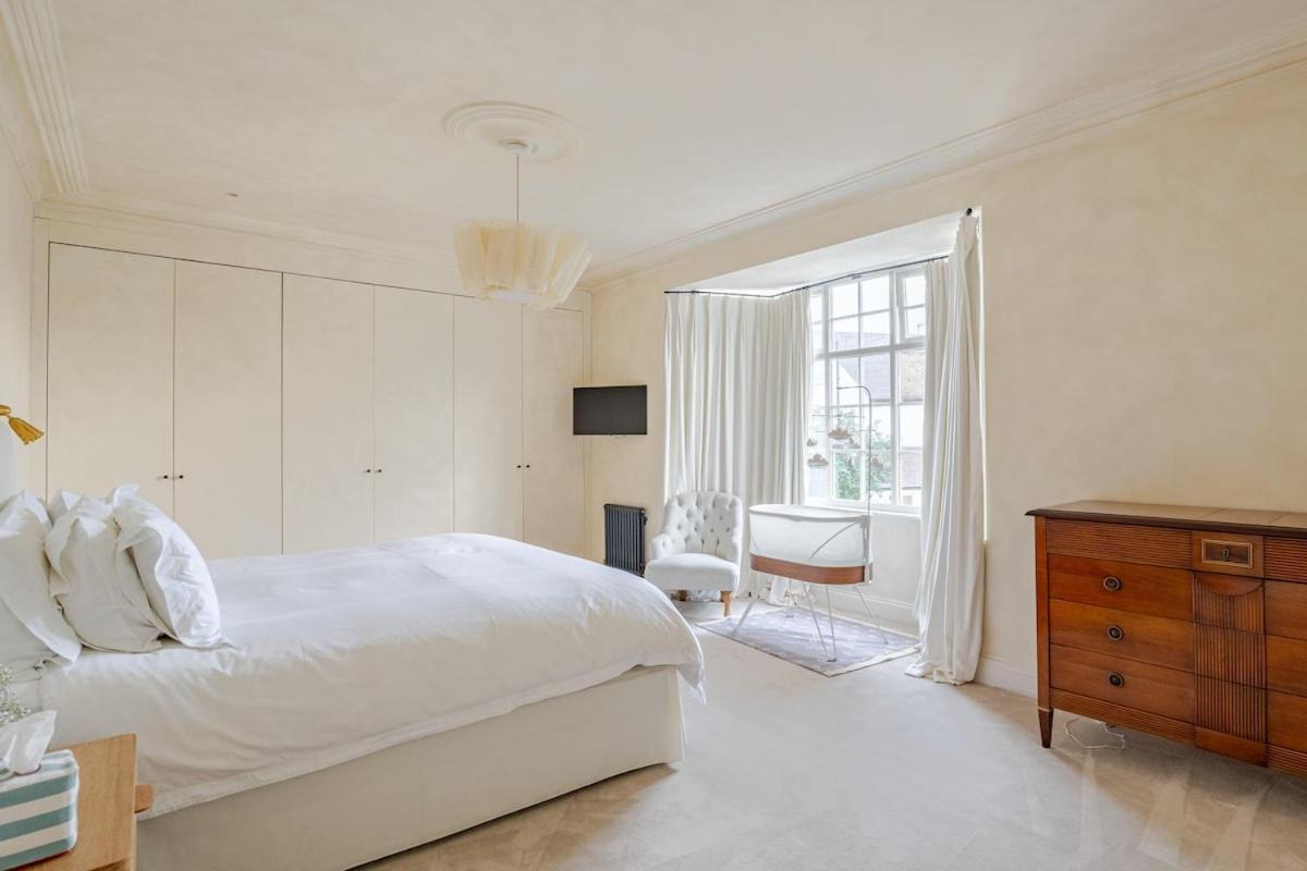 Luxury Open Plan 5 Bed House With Garden & Parking Vakantiehuis Londen