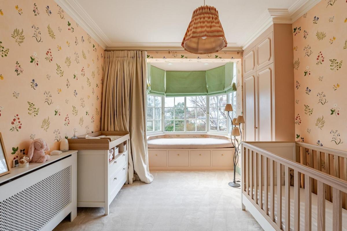 Luxury Open Plan 5 Bed House With Garden & Parking Vakantiehuis Londen