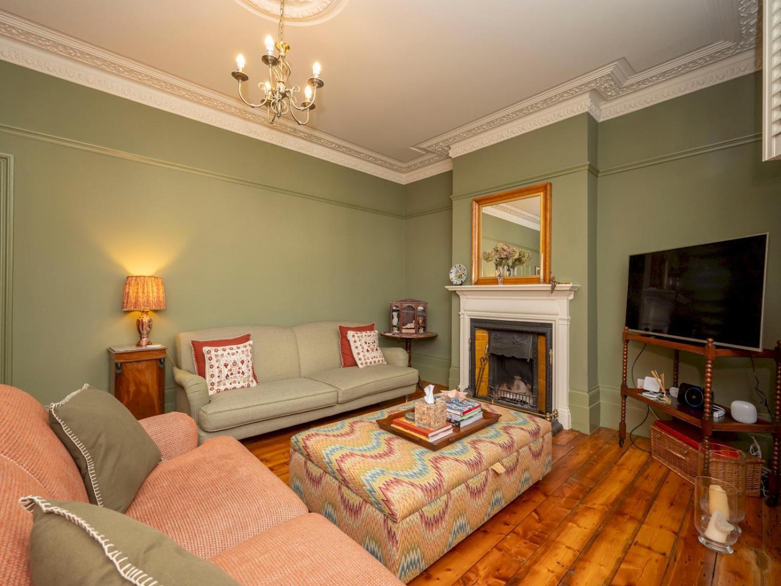 Holiday home Charming Victorian 25mins To Bridge Pass The Keys London