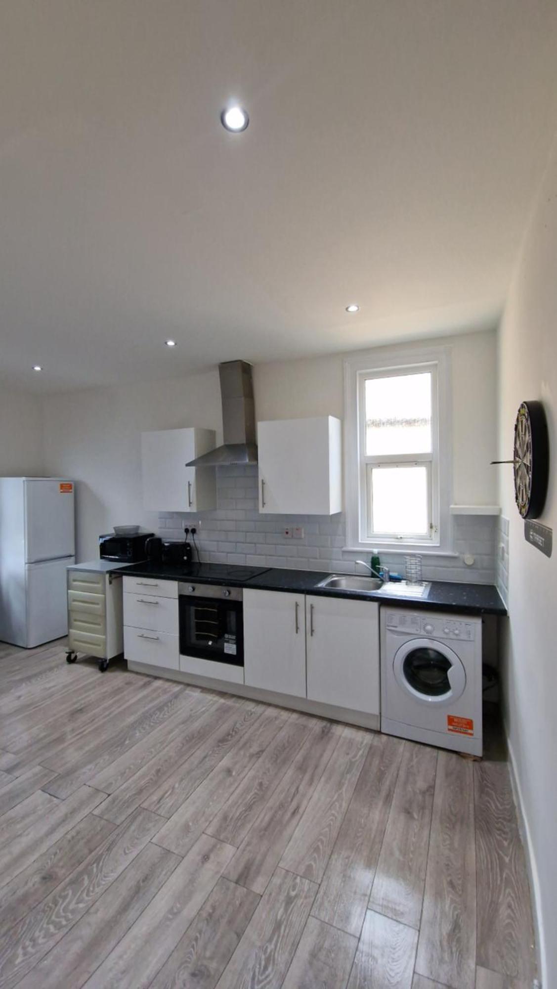 Holiday home 3 Bedrooms House With Parking