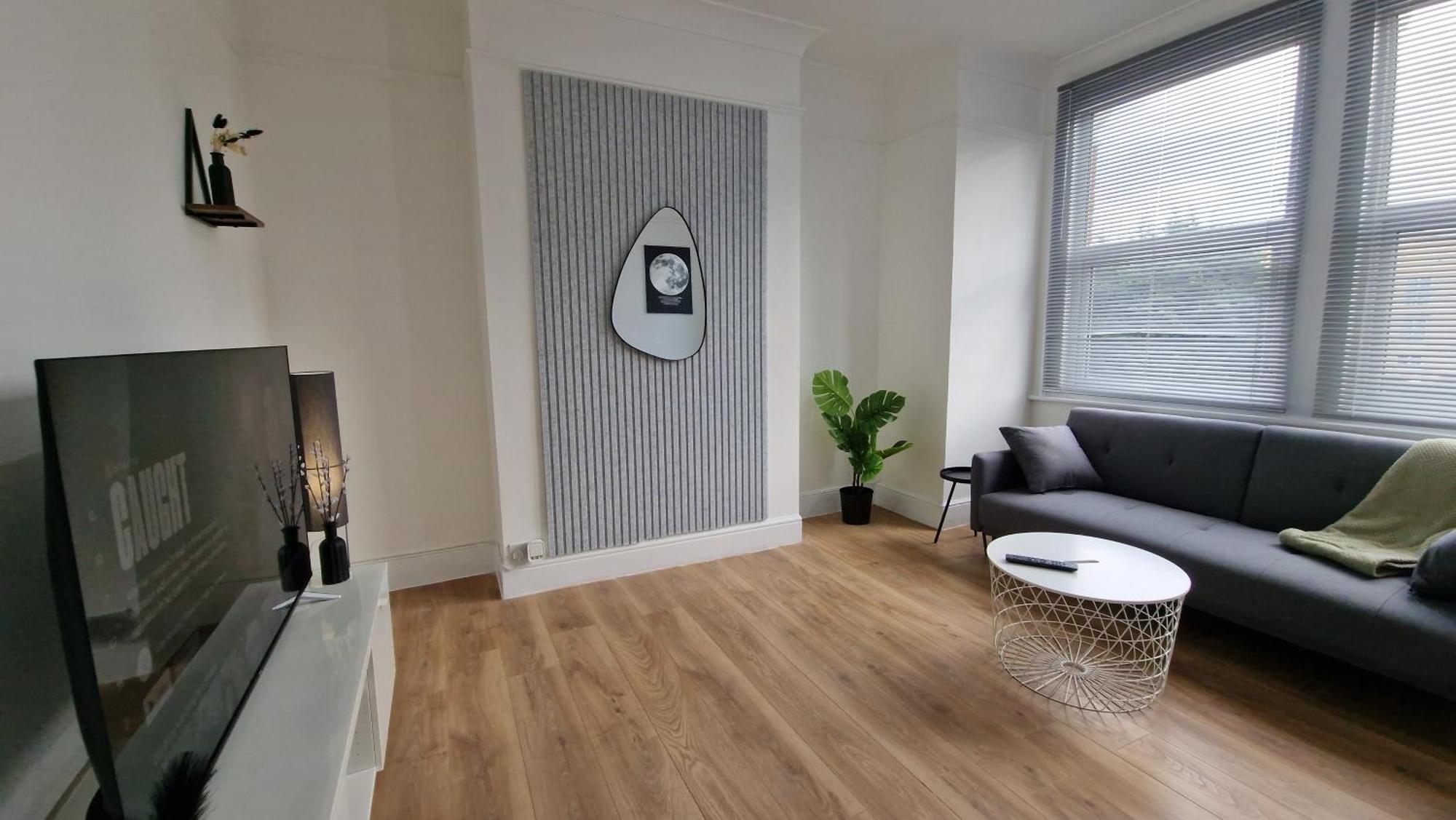 Holiday home 3 Bedrooms House With Parking