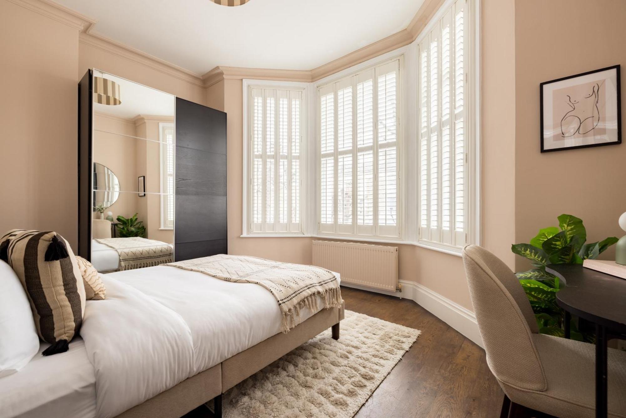 The Notting Hill Base - Charming 2bdr With Balcony Apartment *