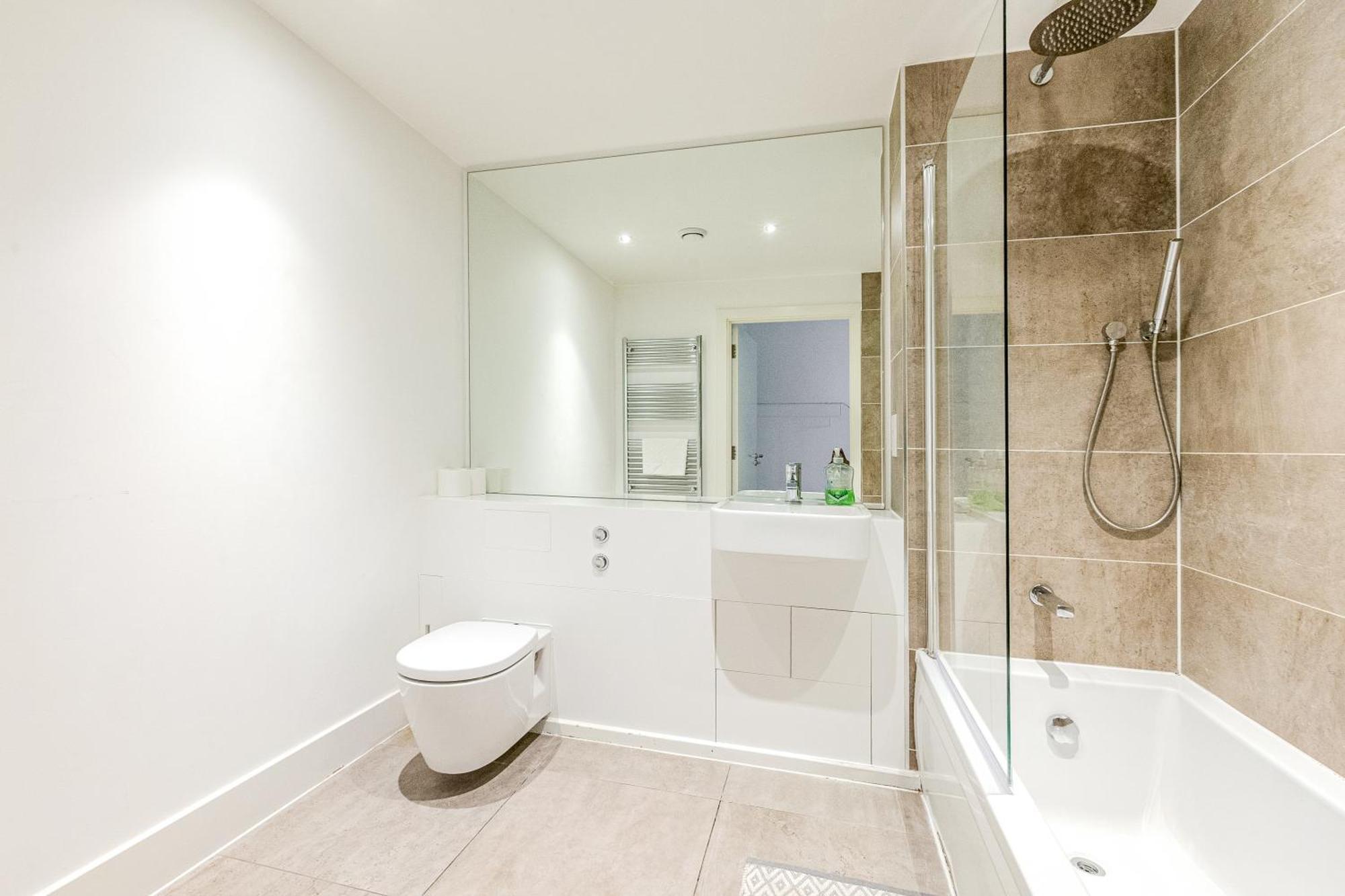 1br With Patio Near Wembley Stadium Apartment London