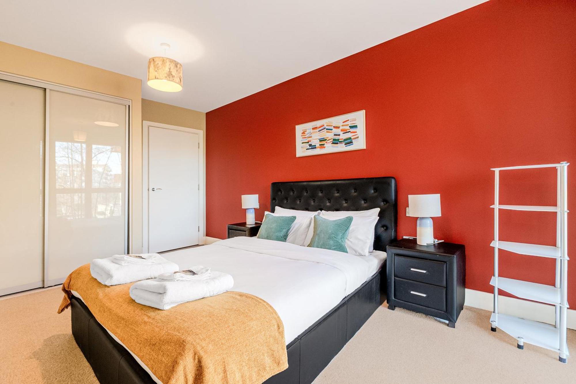 1br With Patio Near Wembley Stadium * London