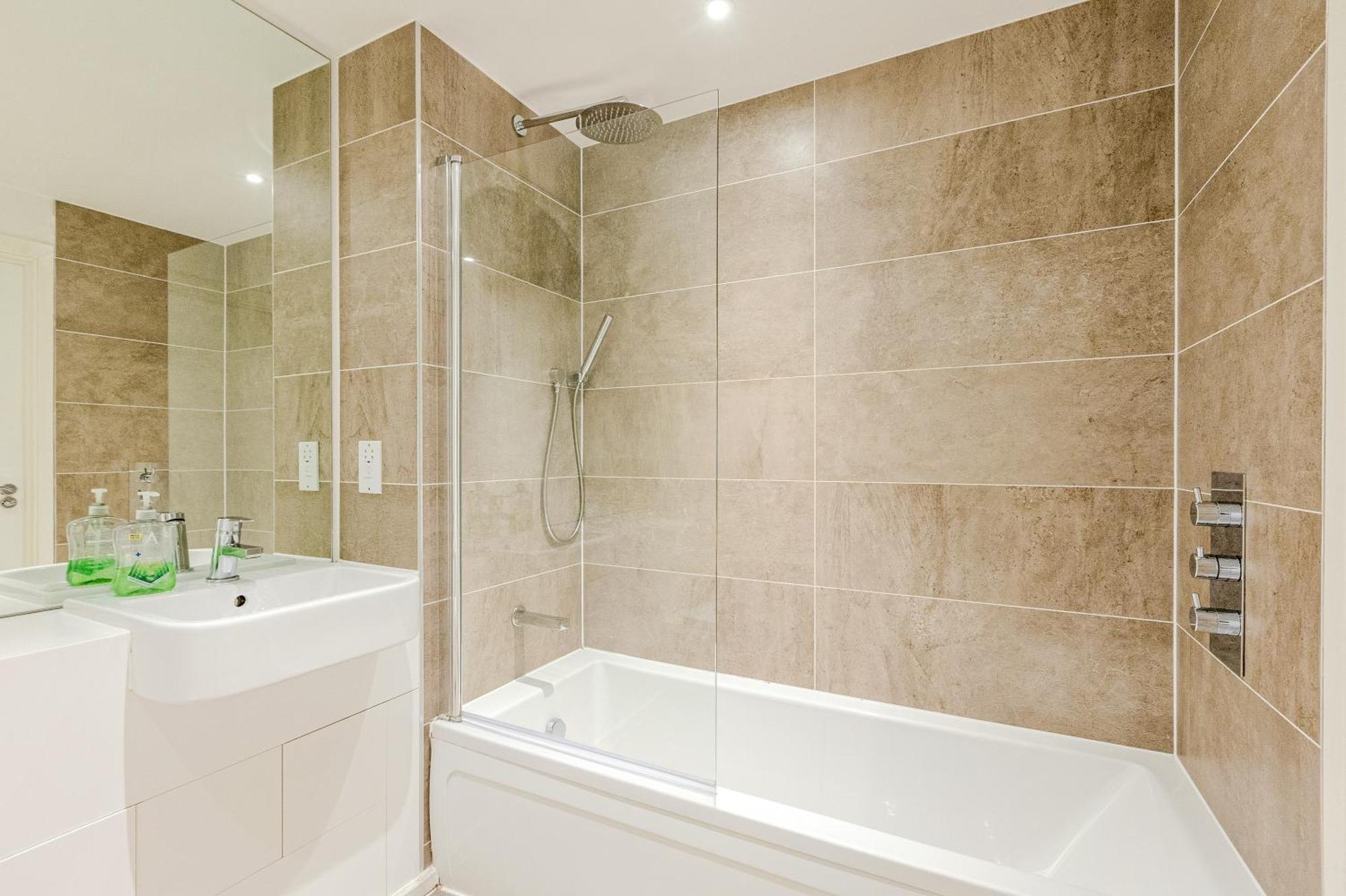 Apartment 1br With Patio Near Wembley Stadium *