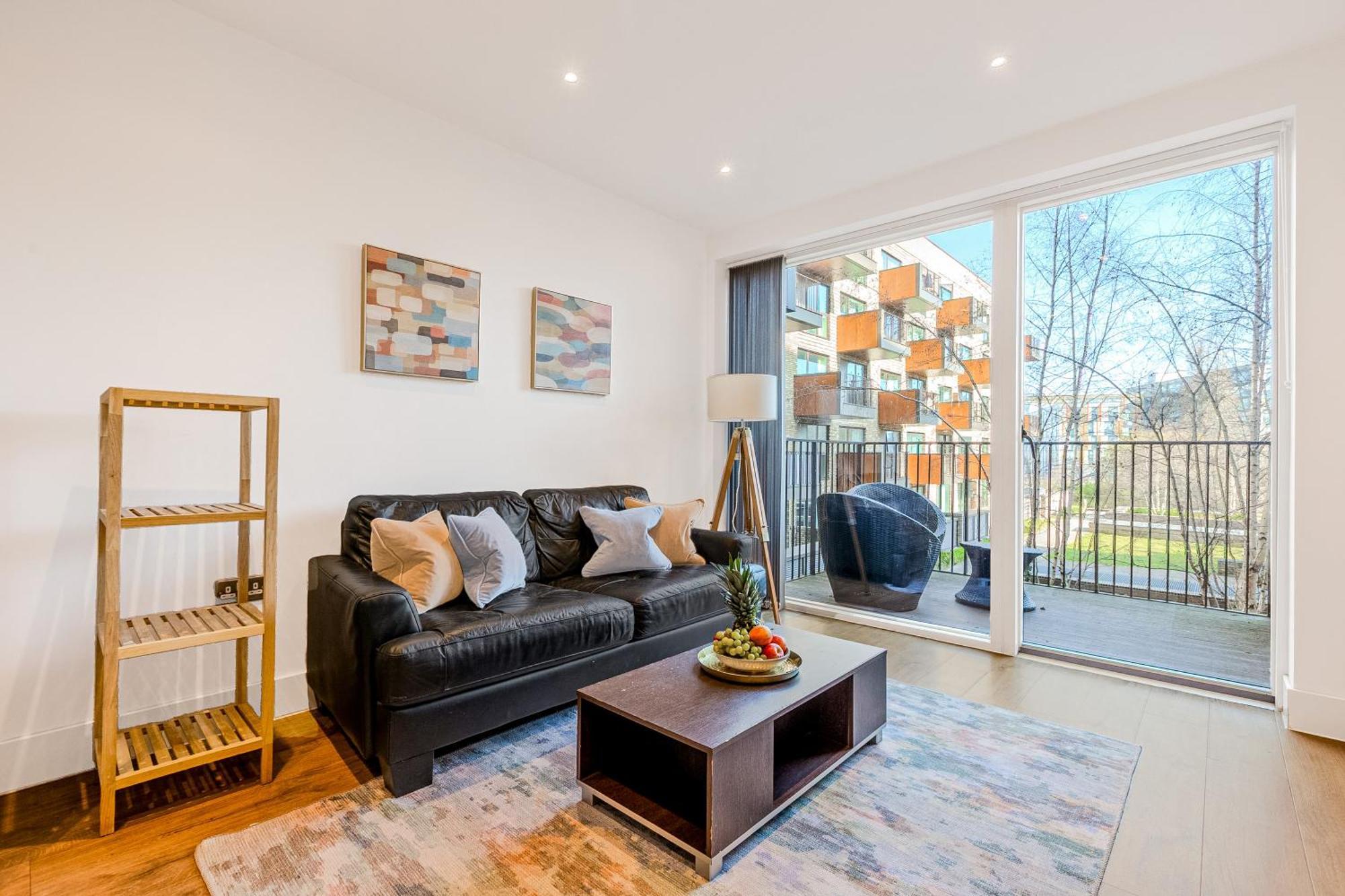 1br With Patio Near Wembley Stadium