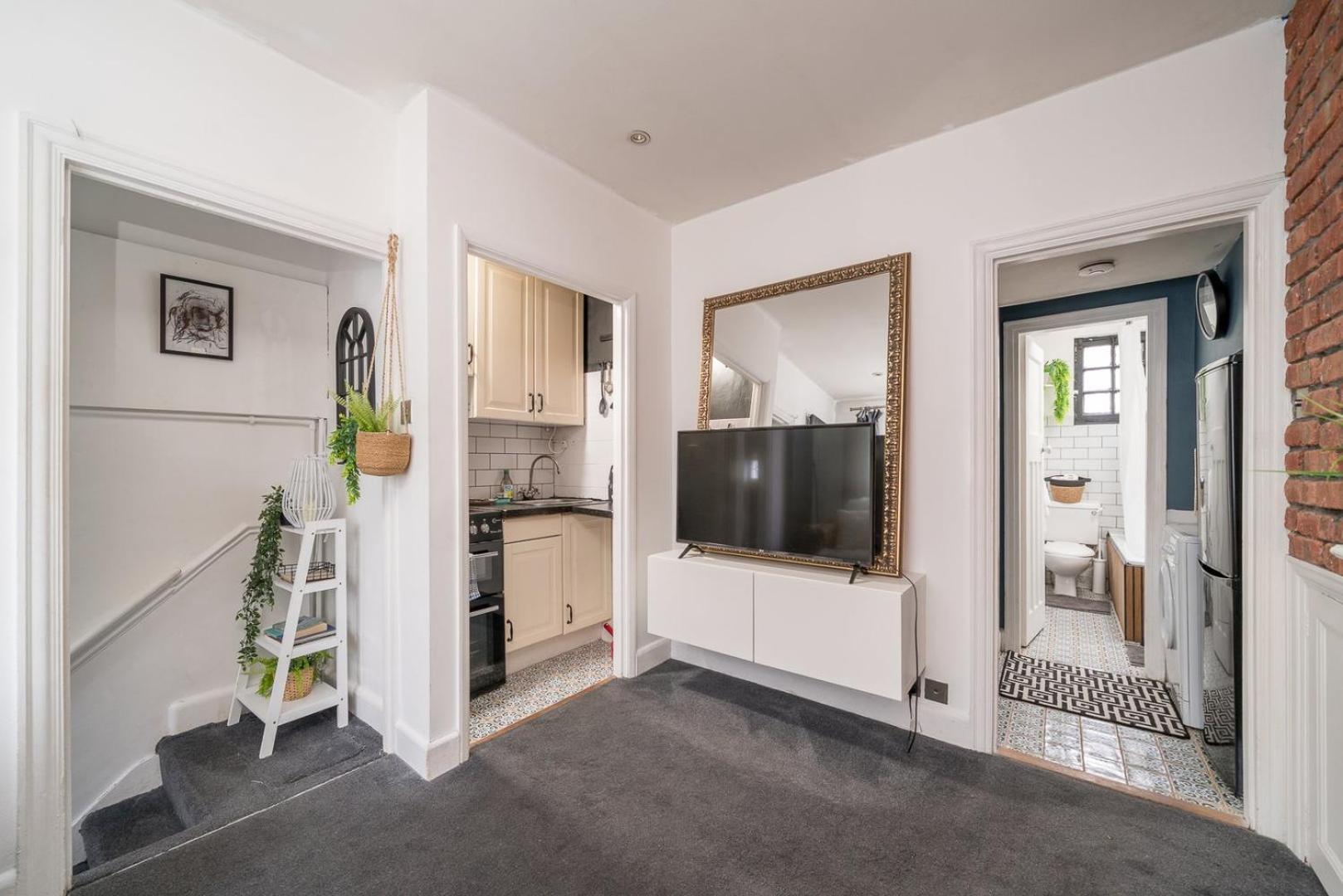 Charming Mews Flat Near Little Venice * London