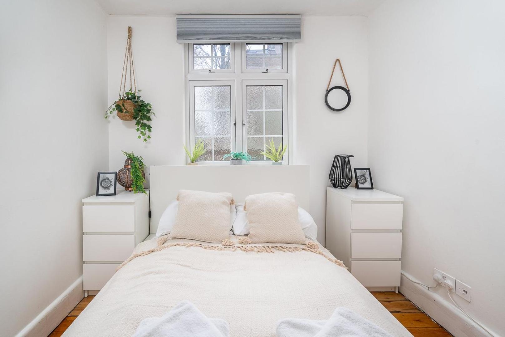 Charming Mews Flat Near Little Venice Apartment
