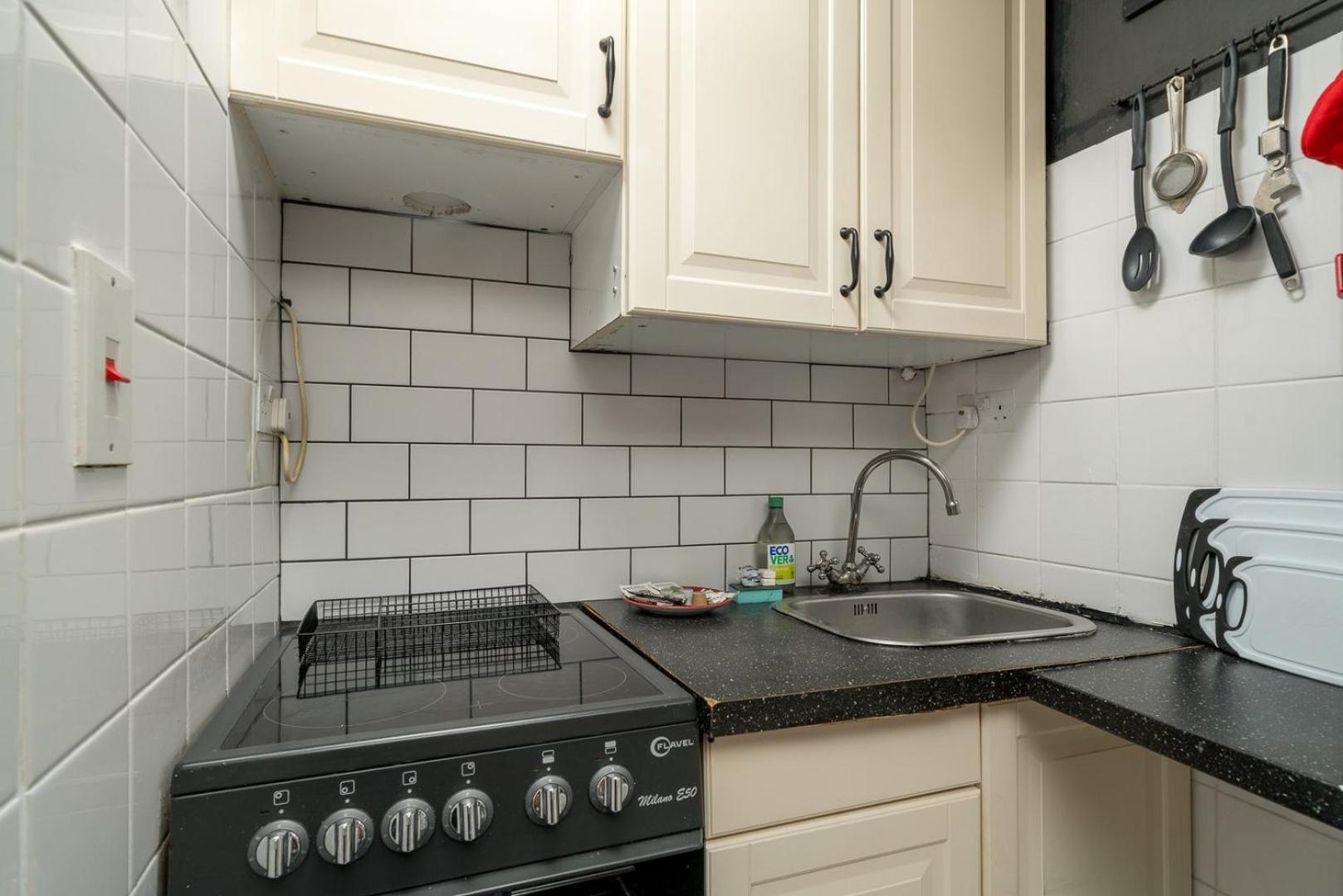Charming Mews Flat Near Little Venice London